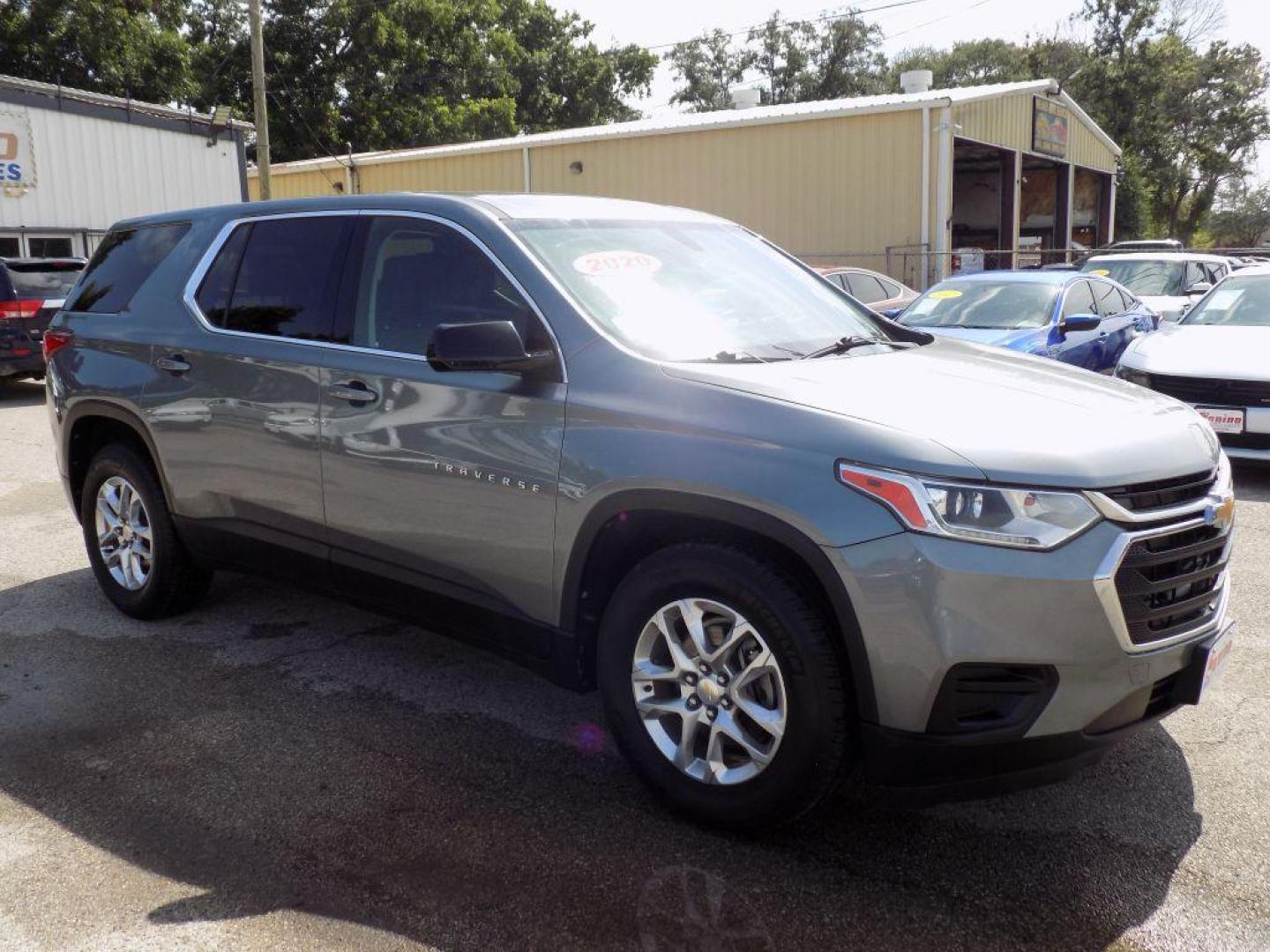 2020 GRAY CHEVROLET TRAVERSE LS (1GNERFKW1LJ) with an 3.6L engine, Automatic transmission, located at 830 E. Canino Rd., Houston, TX, 77037, (281) 405-0440, 38.358219, -81.729942 - Photo#8
