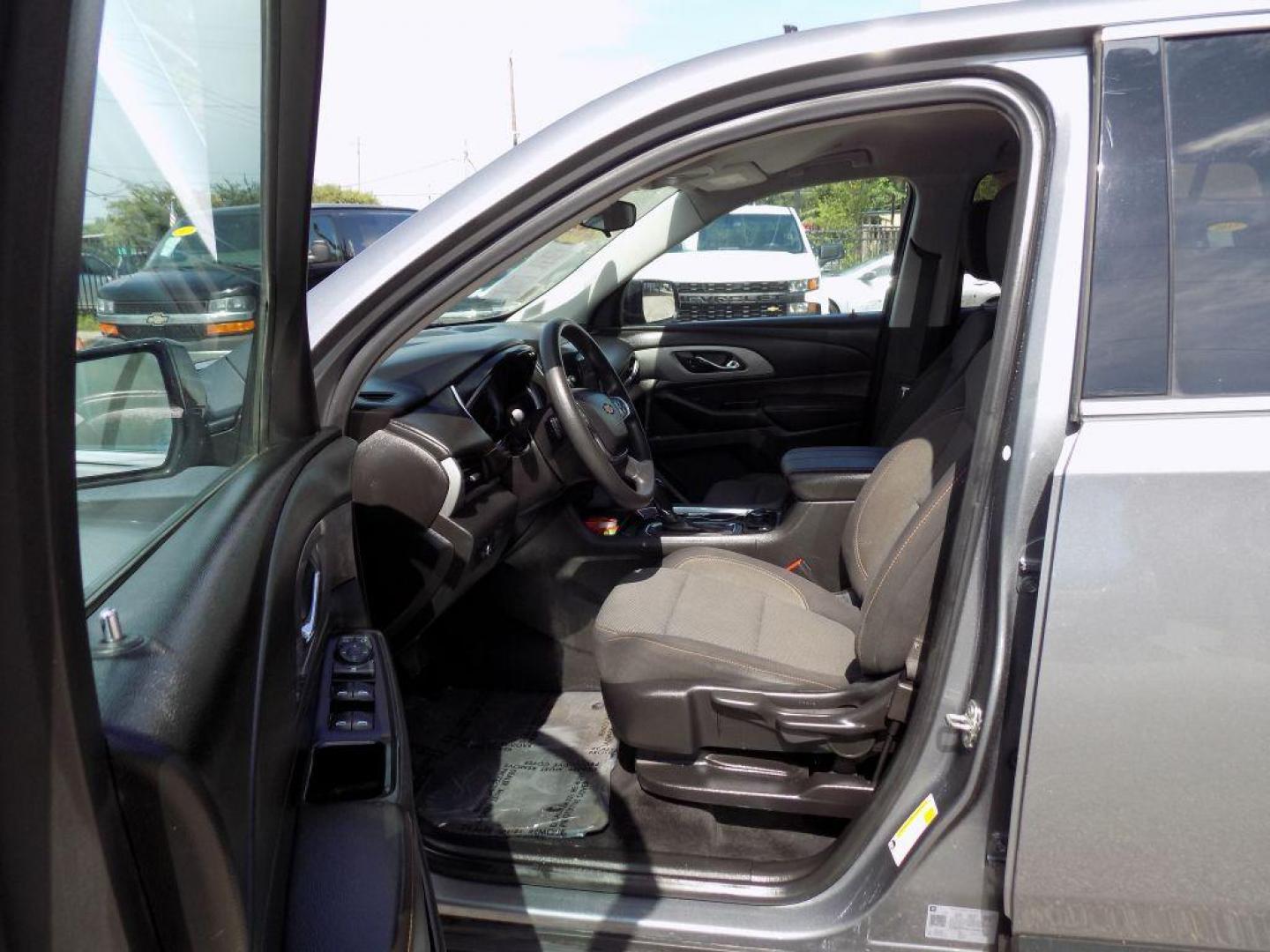 2020 GRAY CHEVROLET TRAVERSE LS (1GNERFKW1LJ) with an 3.6L engine, Automatic transmission, located at 830 E. Canino Rd., Houston, TX, 77037, (281) 405-0440, 38.358219, -81.729942 - Photo#9