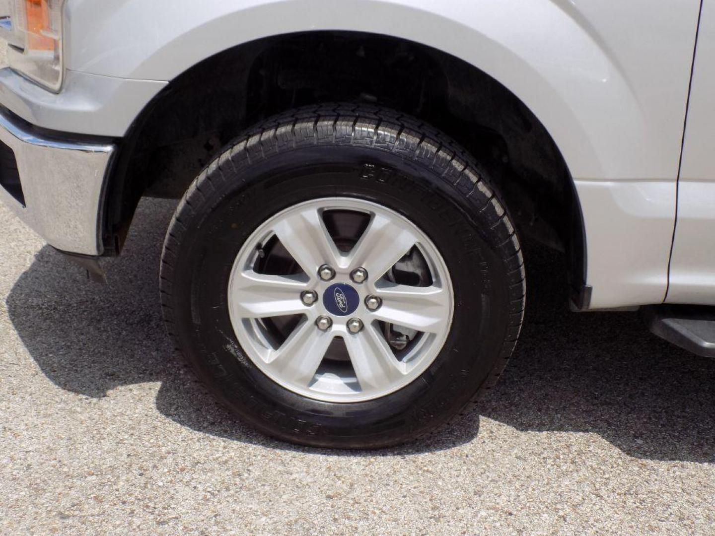 2019 SILVER FORD F150 SUPERCREW (1FTEW1E56KK) with an 5.0L engine, Automatic transmission, located at 830 E. Canino Rd., Houston, TX, 77037, (281) 405-0440, 38.358219, -81.729942 - Photo#18