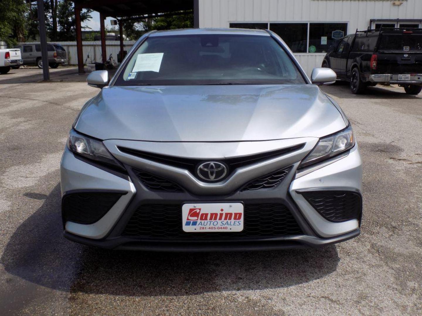 2022 SILVER TOYOTA CAMRY SE (4T1G11AK6NU) with an 2.5L engine, Automatic transmission, located at 830 E. Canino Rd., Houston, TX, 77037, (281) 405-0440, 38.358219, -81.729942 - Photo#0