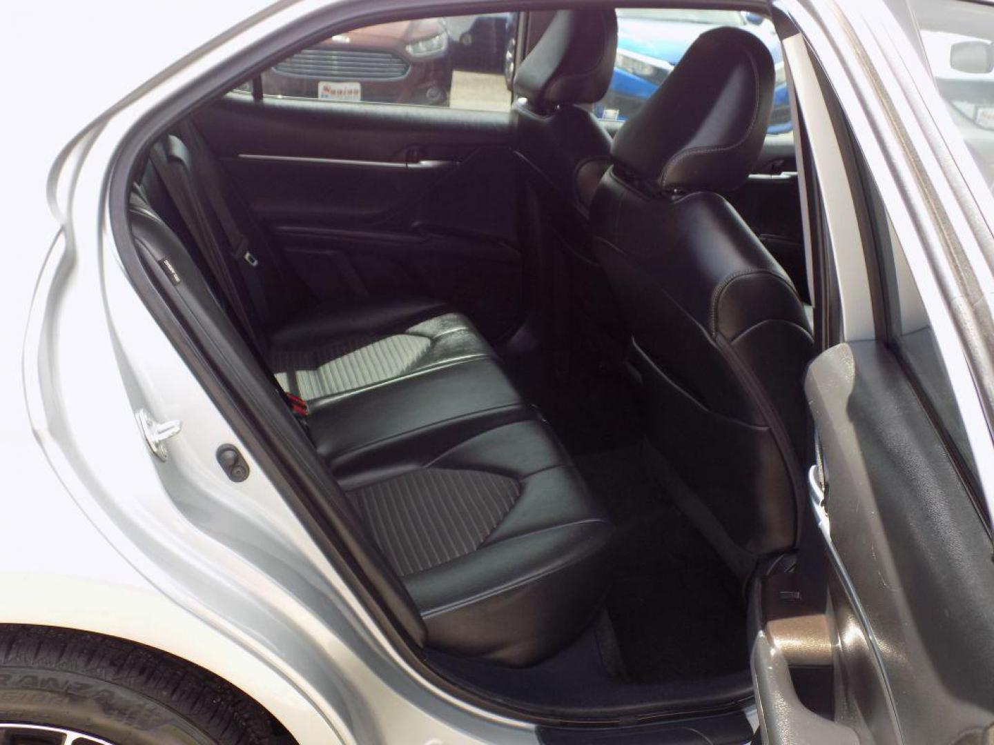 2022 SILVER TOYOTA CAMRY SE (4T1G11AK6NU) with an 2.5L engine, Automatic transmission, located at 830 E. Canino Rd., Houston, TX, 77037, (281) 405-0440, 38.358219, -81.729942 - Photo#11