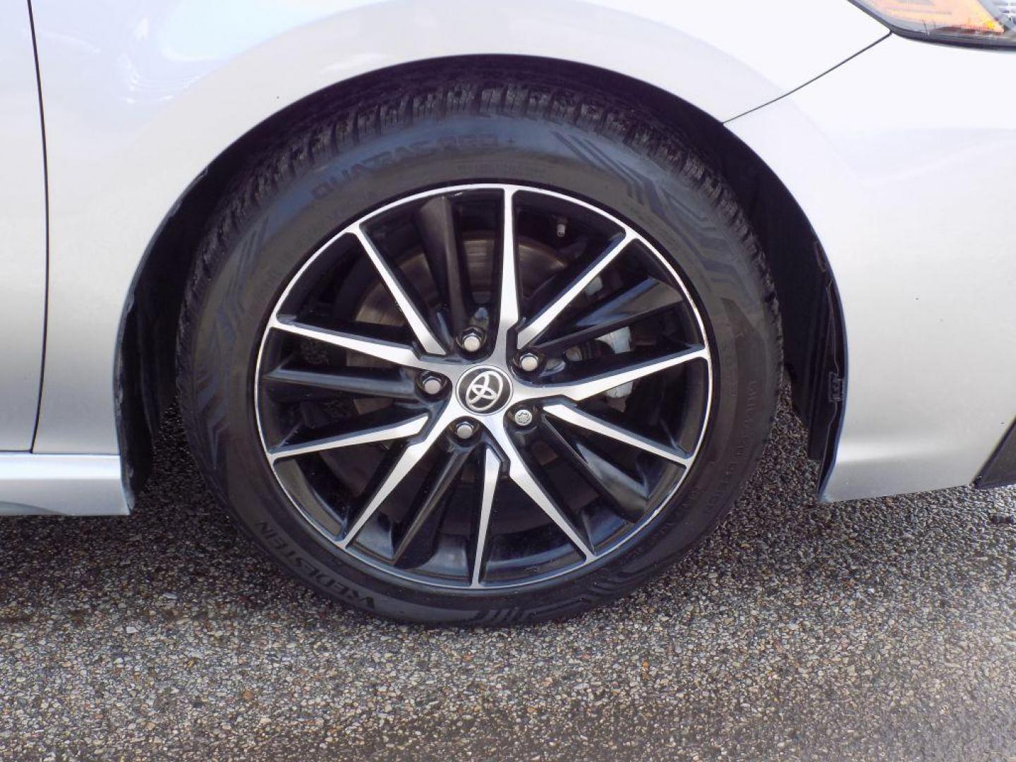 2022 SILVER TOYOTA CAMRY SE (4T1G11AK6NU) with an 2.5L engine, Automatic transmission, located at 830 E. Canino Rd., Houston, TX, 77037, (281) 405-0440, 38.358219, -81.729942 - Photo#17