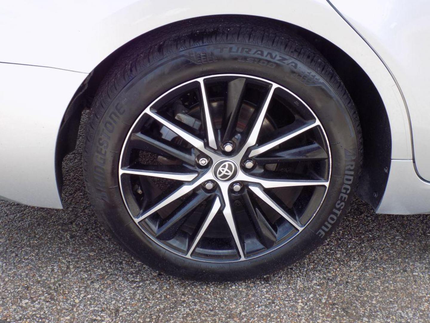2022 SILVER TOYOTA CAMRY SE (4T1G11AK6NU) with an 2.5L engine, Automatic transmission, located at 830 E. Canino Rd., Houston, TX, 77037, (281) 405-0440, 38.358219, -81.729942 - Photo#18