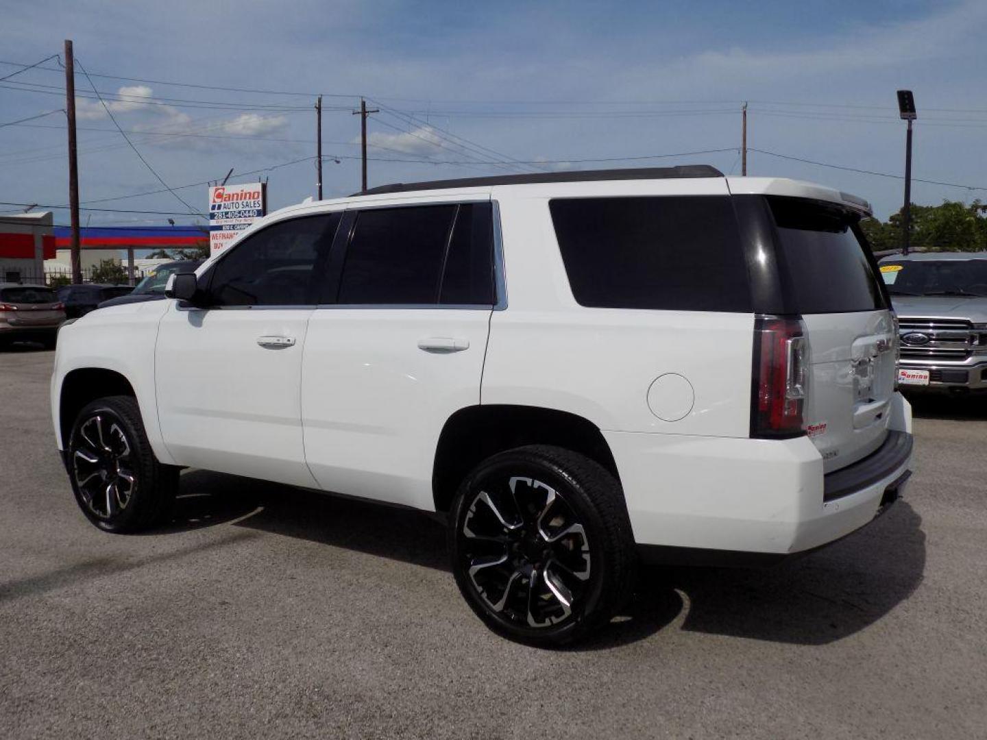2016 WHITE GMC YUKON SLE (1GKS1AKC3GR) with an 5.3L engine, Automatic transmission, located at 830 E. Canino Rd., Houston, TX, 77037, (281) 405-0440, 38.358219, -81.729942 - Photo#3