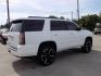 2016 WHITE GMC YUKON SLE (1GKS1AKC3GR) with an 5.3L engine, Automatic transmission, located at 830 E. Canino Rd., Houston, TX, 77037, (281) 405-0440, 38.358219, -81.729942 - Photo#5