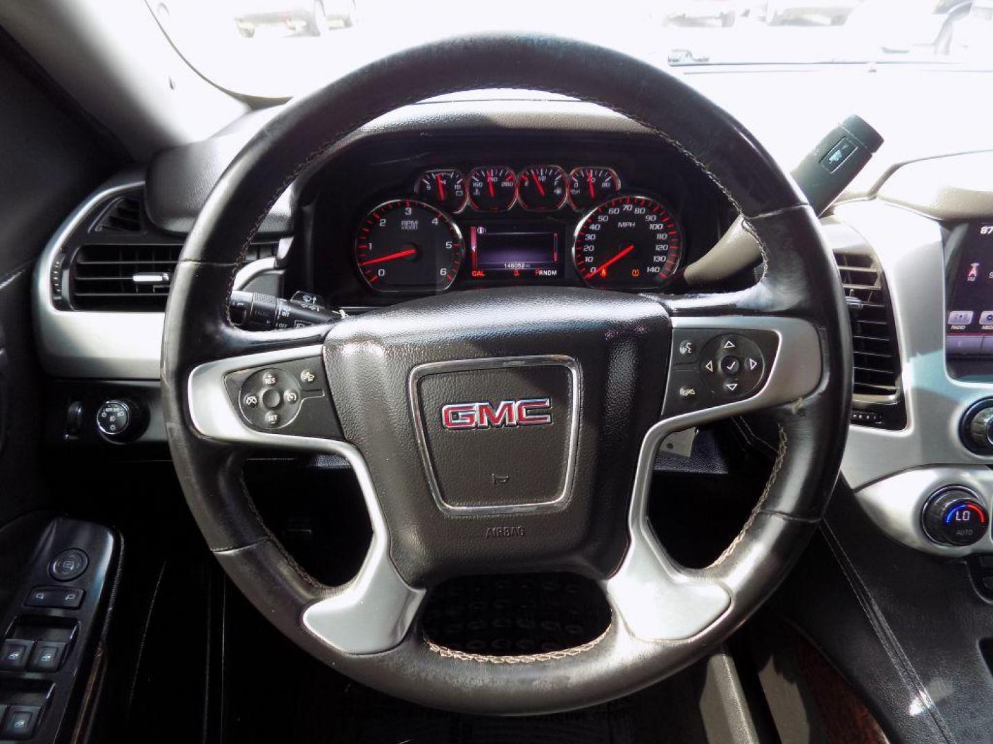 2016 WHITE GMC YUKON SLE (1GKS1AKC3GR) with an 5.3L engine, Automatic transmission, located at 830 E. Canino Rd., Houston, TX, 77037, (281) 405-0440, 38.358219, -81.729942 - Photo#17