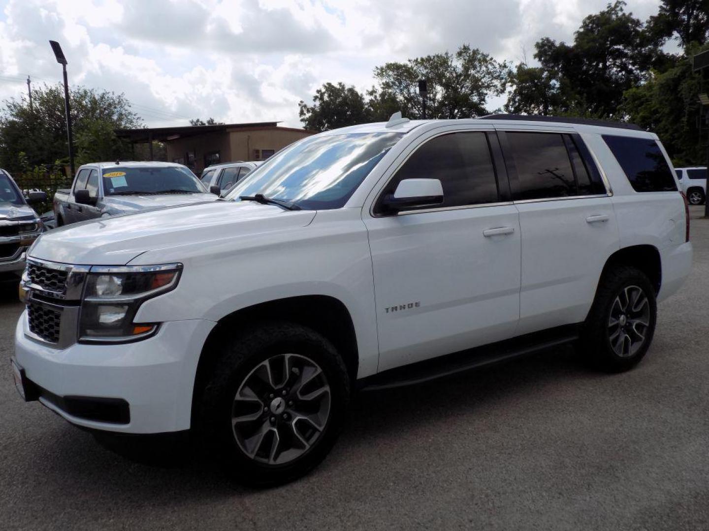 2019 WHITE CHEVROLET TAHOE 1500 LS (1GNSCAKC9KR) with an 5.3L engine, Automatic transmission, located at 830 E. Canino Rd., Houston, TX, 77037, (281) 405-0440, 38.358219, -81.729942 - Photo#1