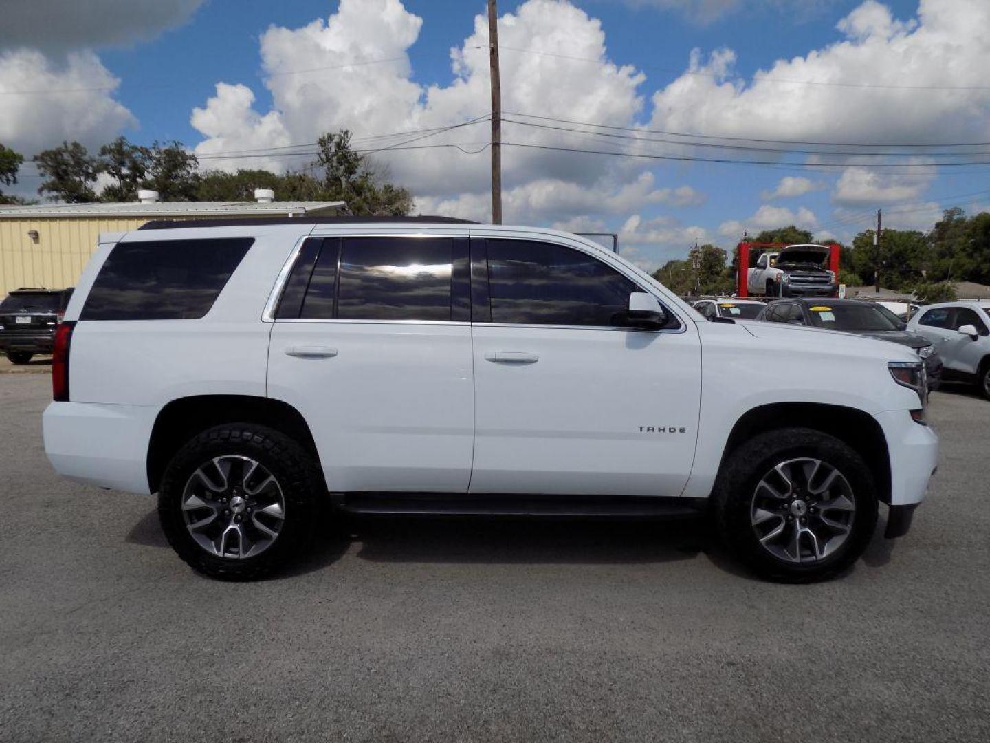 2019 WHITE CHEVROLET TAHOE 1500 LS (1GNSCAKC9KR) with an 5.3L engine, Automatic transmission, located at 830 E. Canino Rd., Houston, TX, 77037, (281) 405-0440, 38.358219, -81.729942 - Photo#6