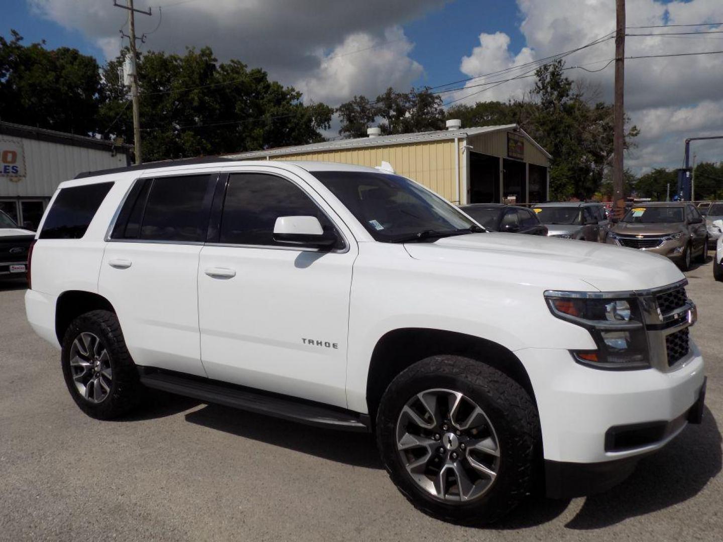 2019 WHITE CHEVROLET TAHOE 1500 LS (1GNSCAKC9KR) with an 5.3L engine, Automatic transmission, located at 830 E. Canino Rd., Houston, TX, 77037, (281) 405-0440, 38.358219, -81.729942 - Photo#7
