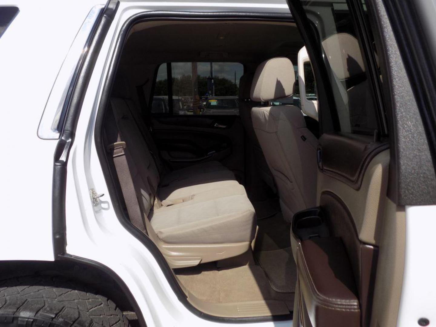 2019 WHITE CHEVROLET TAHOE 1500 LS (1GNSCAKC9KR) with an 5.3L engine, Automatic transmission, located at 830 E. Canino Rd., Houston, TX, 77037, (281) 405-0440, 38.358219, -81.729942 - Photo#11