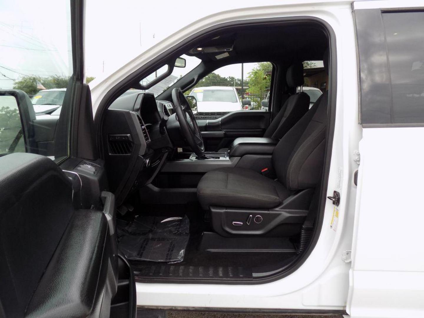 2018 WHITE FORD F150 SUPERCREW (1FTEW1EP9JK) with an 2.7L engine, Automatic transmission, located at 830 E. Canino Rd., Houston, TX, 77037, (281) 405-0440, 38.358219, -81.729942 - Photo#8