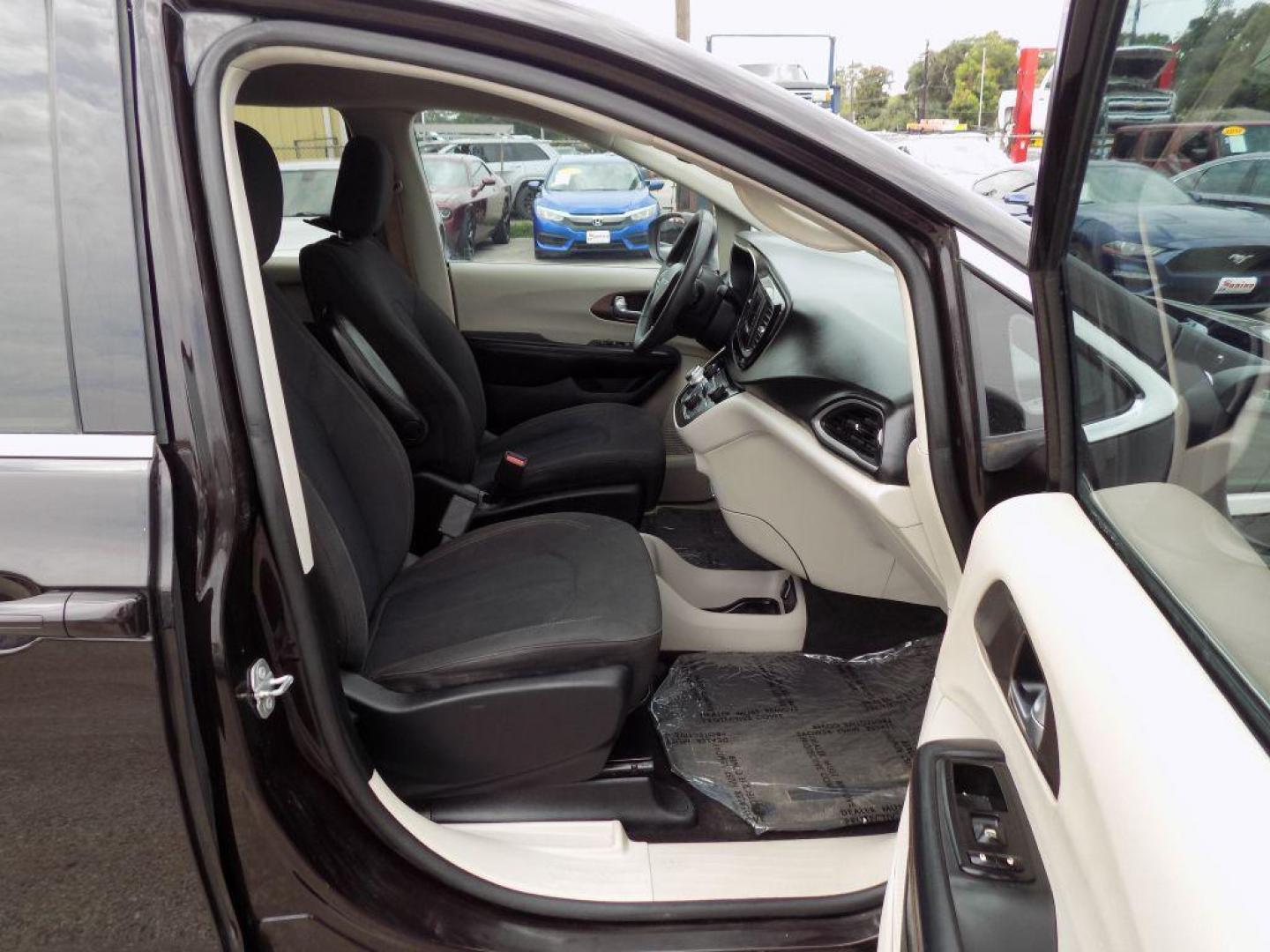2017 BLACK CHRYSLER PACIFICA LX (2C4RC1CG1HR) with an 3.6L engine, Automatic transmission, located at 830 E. Canino Rd., Houston, TX, 77037, (281) 405-0440, 38.358219, -81.729942 - Photo#10
