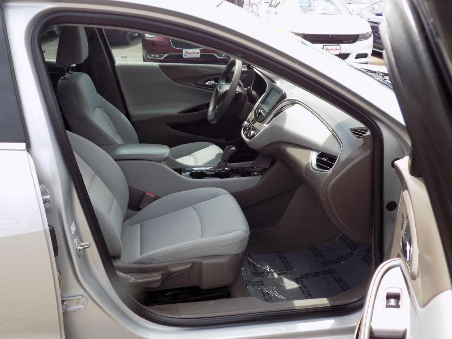 2017 SILVER CHEVROLET MALIBU LS (1G1ZB5ST1HF) with an 1.5L engine, Automatic transmission, located at 830 E. Canino Rd., Houston, TX, 77037, (281) 405-0440, 38.358219, -81.729942 - Photo#10