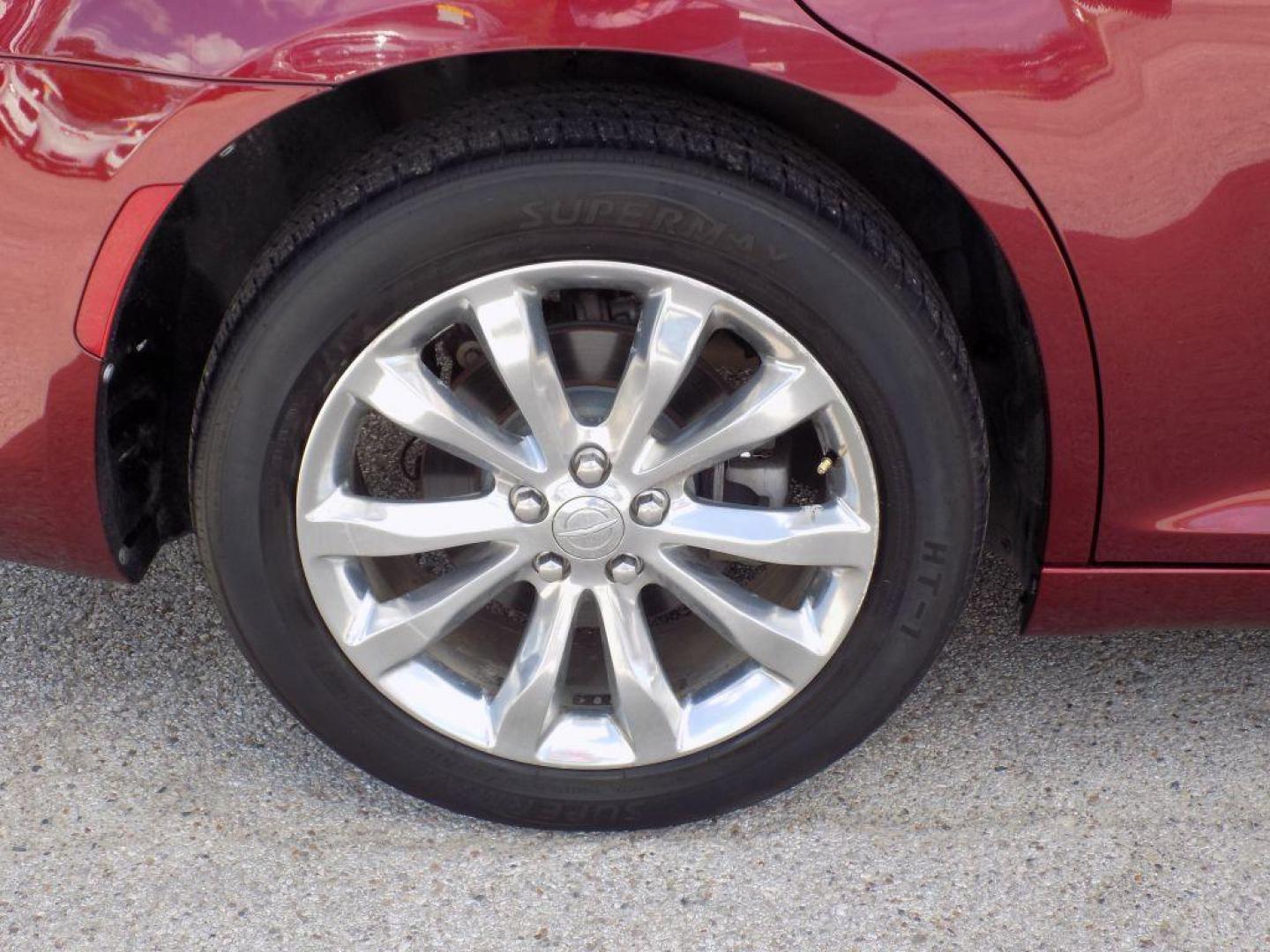 2019 RED CHRYSLER 300 LIMITED (2C3CCAKG2KH) with an 3.6L engine, Automatic transmission, located at 830 E. Canino Rd., Houston, TX, 77037, (281) 405-0440, 38.358219, -81.729942 - Photo#17