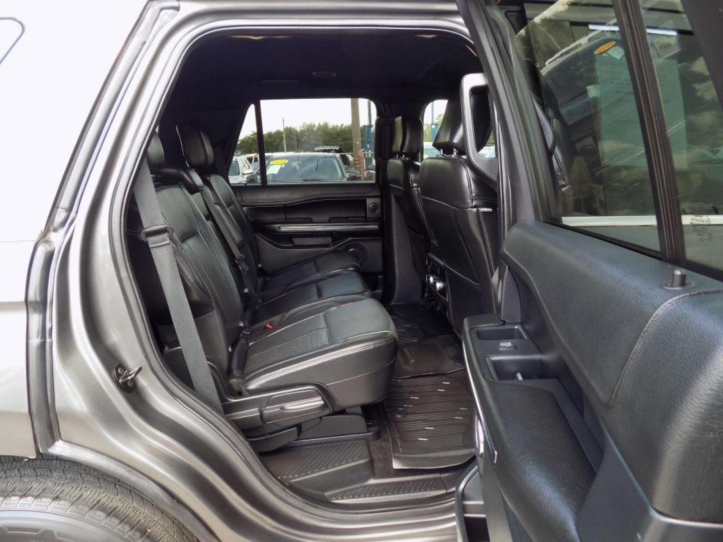 2018 GRAY FORD EXPEDITION XLT (1FMJU1HT1JE) with an 3.5L engine, Automatic transmission, located at 830 E. Canino Rd., Houston, TX, 77037, (281) 405-0440, 38.358219, -81.729942 - Photo#10