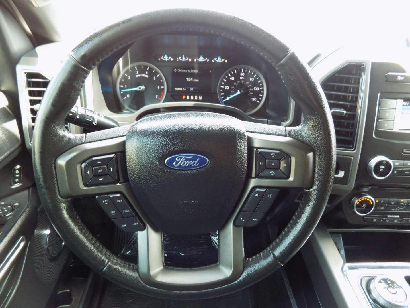 2018 GRAY FORD EXPEDITION XLT (1FMJU1HT1JE) with an 3.5L engine, Automatic transmission, located at 830 E. Canino Rd., Houston, TX, 77037, (281) 405-0440, 38.358219, -81.729942 - Photo#17