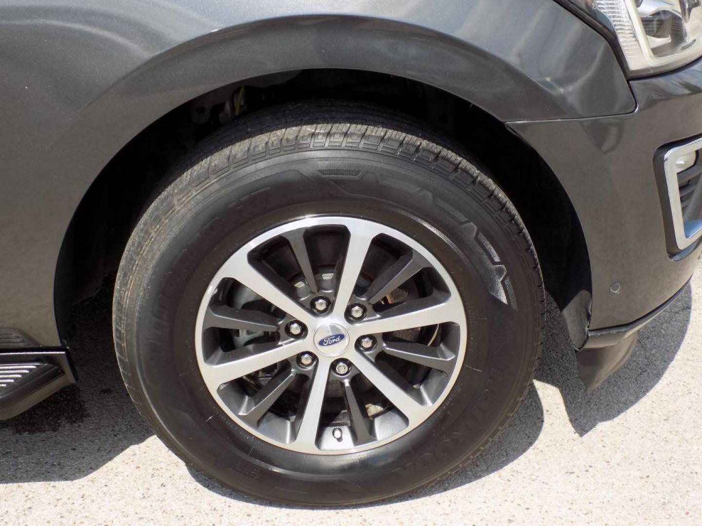 2018 GRAY FORD EXPEDITION XLT (1FMJU1HT1JE) with an 3.5L engine, Automatic transmission, located at 830 E. Canino Rd., Houston, TX, 77037, (281) 405-0440, 38.358219, -81.729942 - Photo#19