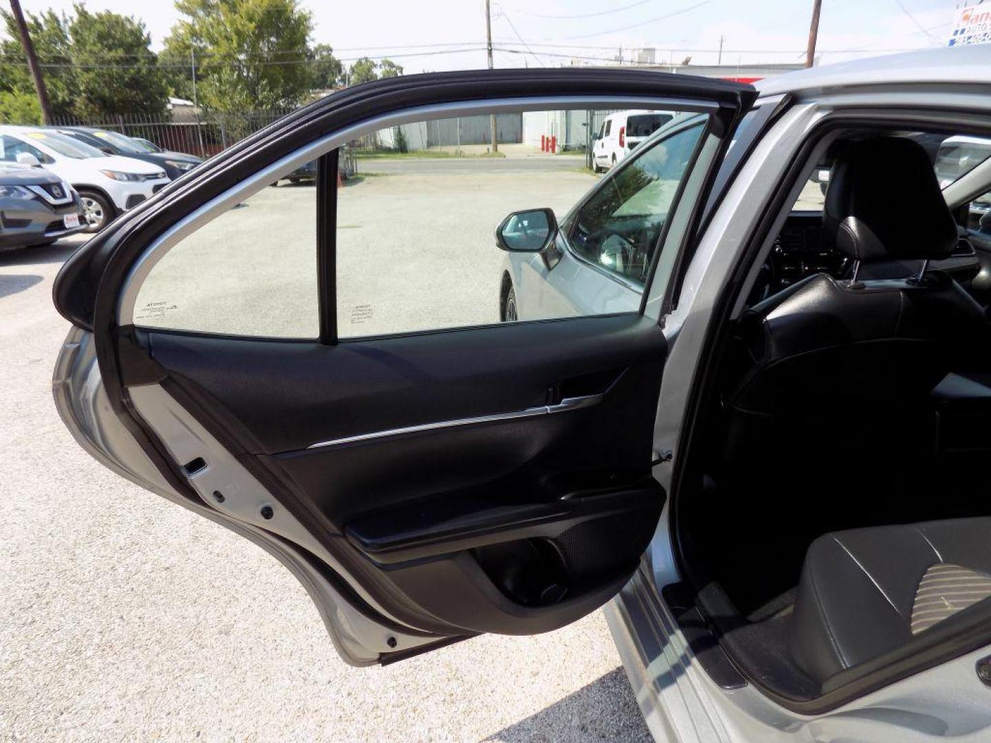 2021 SILVER TOYOTA CAMRY SE (4T1G11AK8MU) with an 2.5L engine, Automatic transmission, located at 830 E. Canino Rd., Houston, TX, 77037, (281) 405-0440, 38.358219, -81.729942 - Photo#11