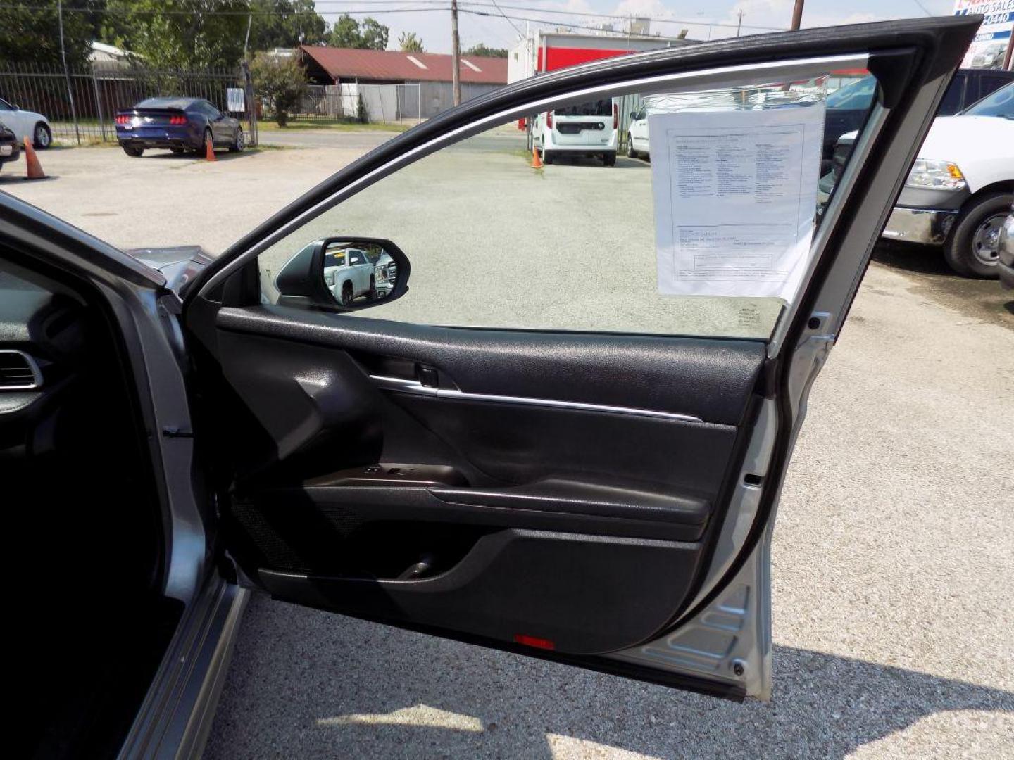 2021 SILVER TOYOTA CAMRY SE (4T1G11AK8MU) with an 2.5L engine, Automatic transmission, located at 830 E. Canino Rd., Houston, TX, 77037, (281) 405-0440, 38.358219, -81.729942 - Photo#13