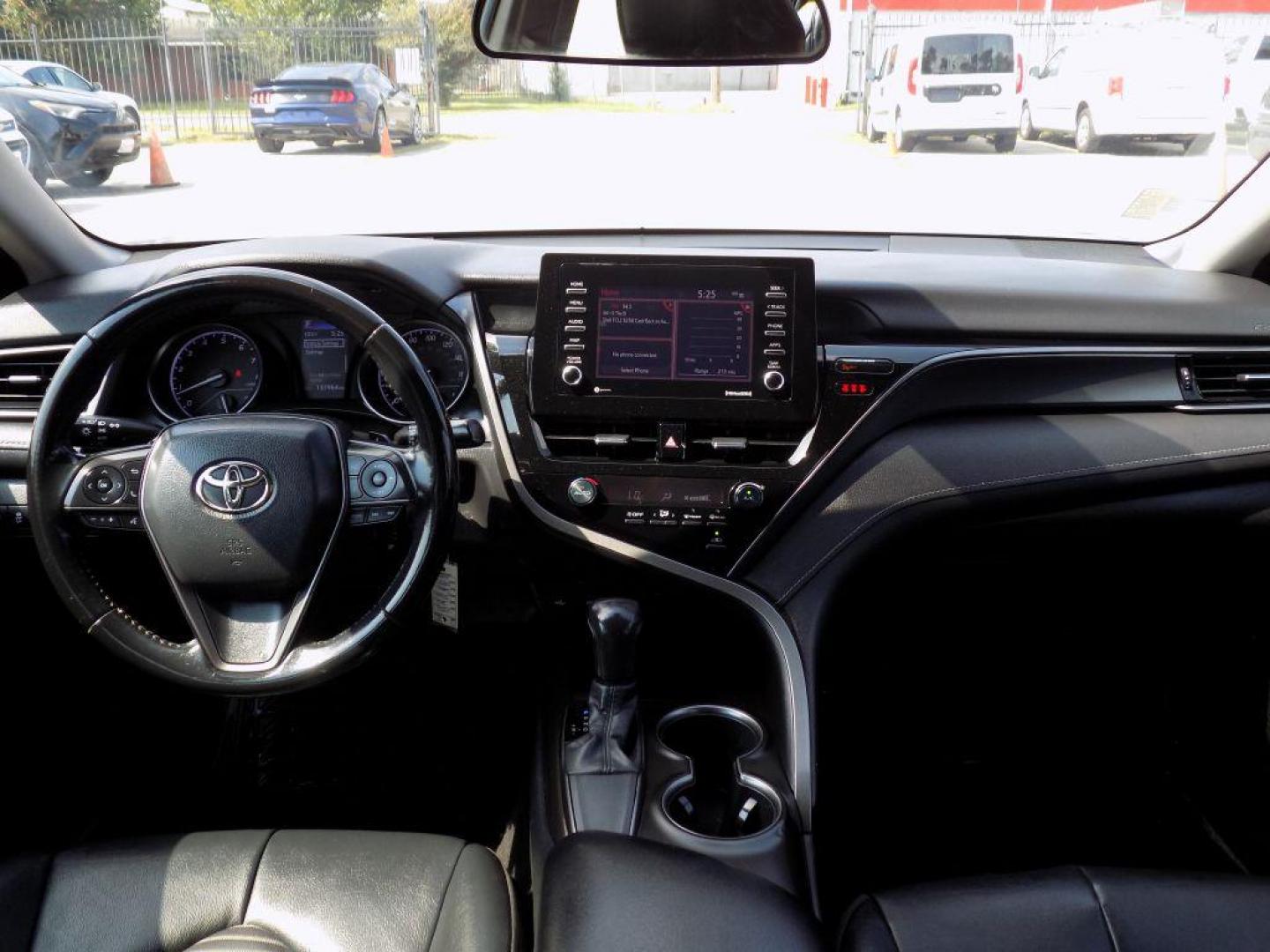 2021 SILVER TOYOTA CAMRY SE (4T1G11AK8MU) with an 2.5L engine, Automatic transmission, located at 830 E. Canino Rd., Houston, TX, 77037, (281) 405-0440, 38.358219, -81.729942 - Photo#18