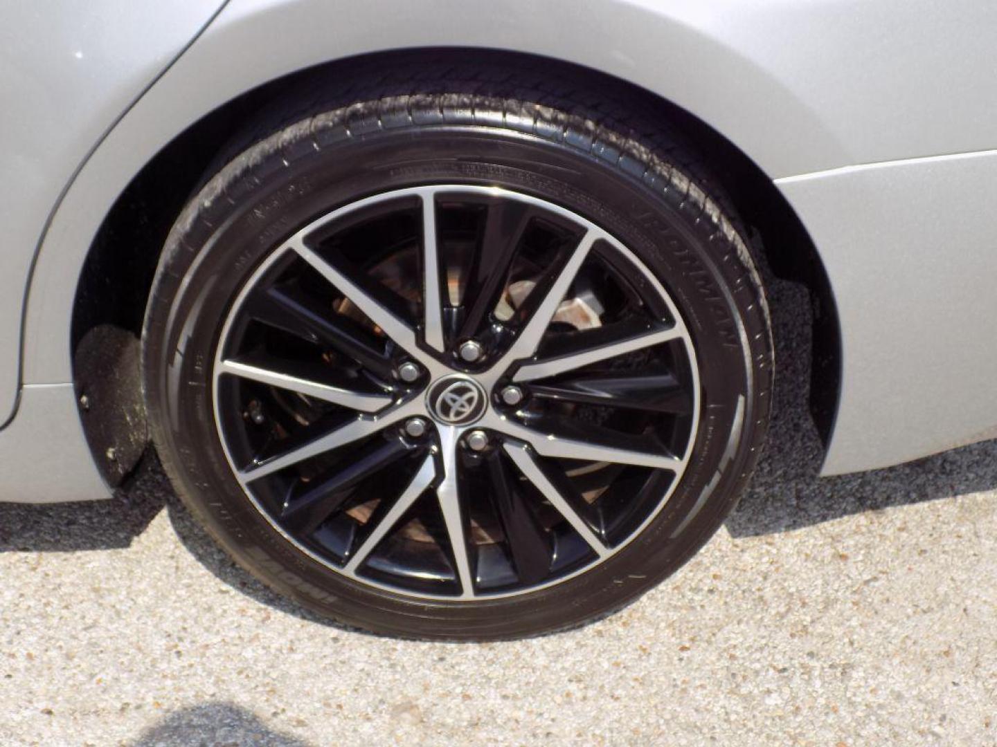 2021 SILVER TOYOTA CAMRY SE (4T1G11AK8MU) with an 2.5L engine, Automatic transmission, located at 830 E. Canino Rd., Houston, TX, 77037, (281) 405-0440, 38.358219, -81.729942 - Photo#25