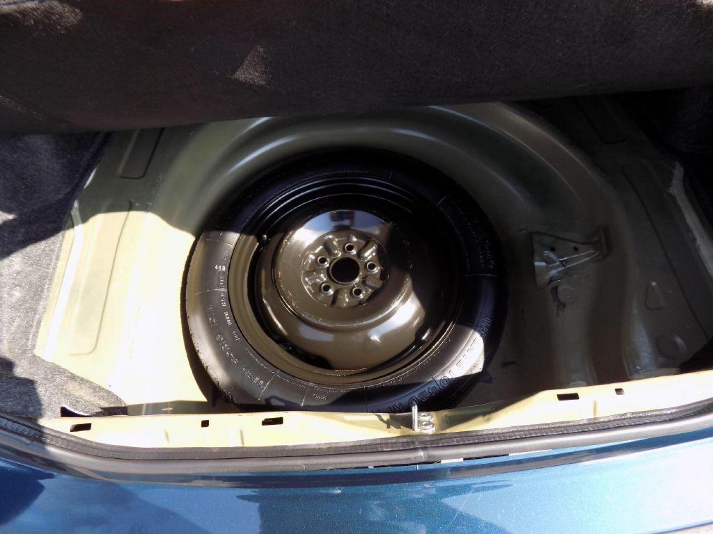 2018 BLUE TOYOTA COROLLA L (5YFBURHEXJP) with an 1.8L engine, Continuously Variable transmission, located at 830 E. Canino Rd., Houston, TX, 77037, (281) 405-0440, 38.358219, -81.729942 - Photo#18