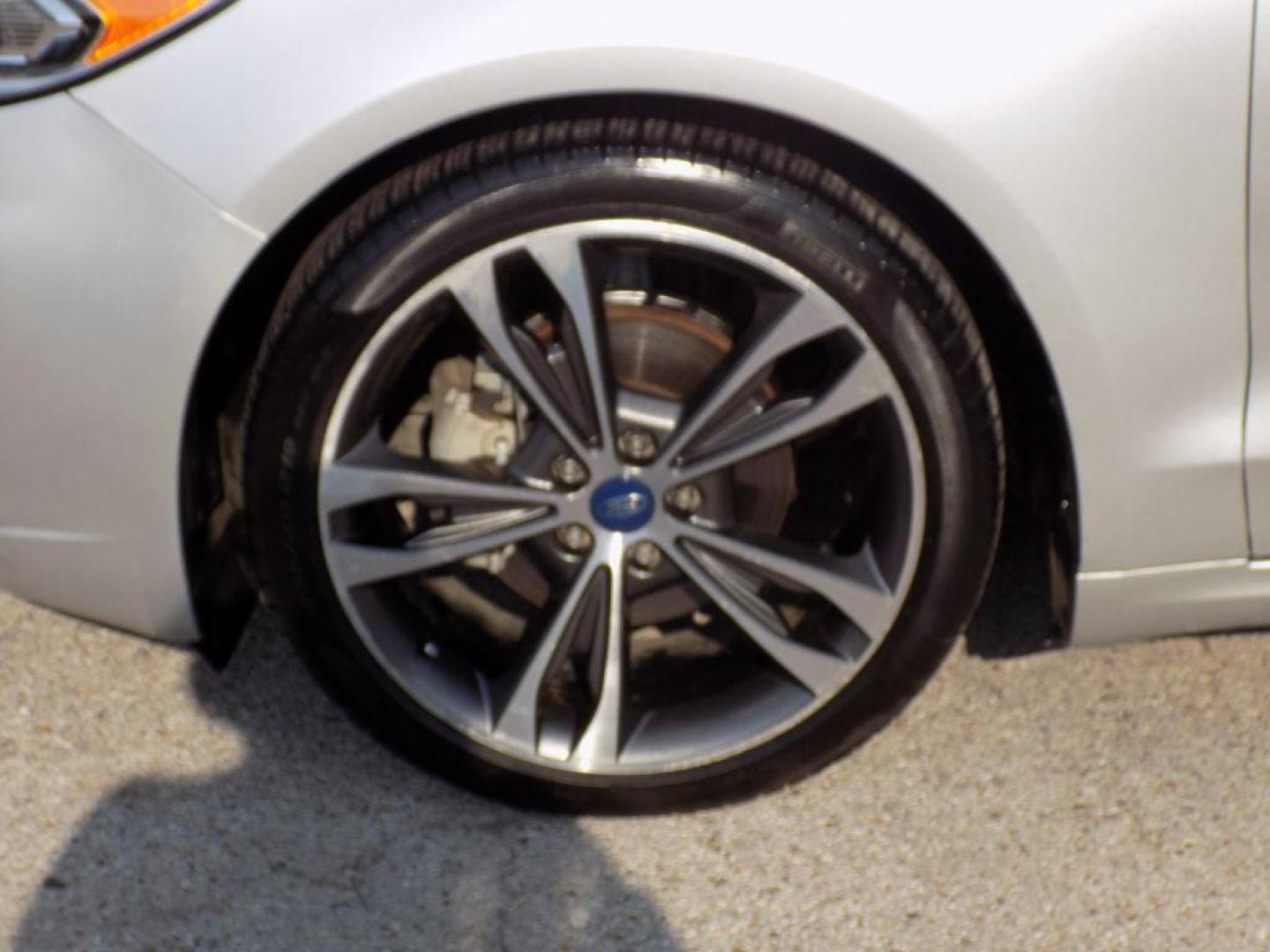 2019 SILVER FORD FUSION TITANIUM (3FA6P0D93KR) with an 2.0L engine, Automatic transmission, located at 830 E. Canino Rd., Houston, TX, 77037, (281) 405-0440, 38.358219, -81.729942 - Photo#29