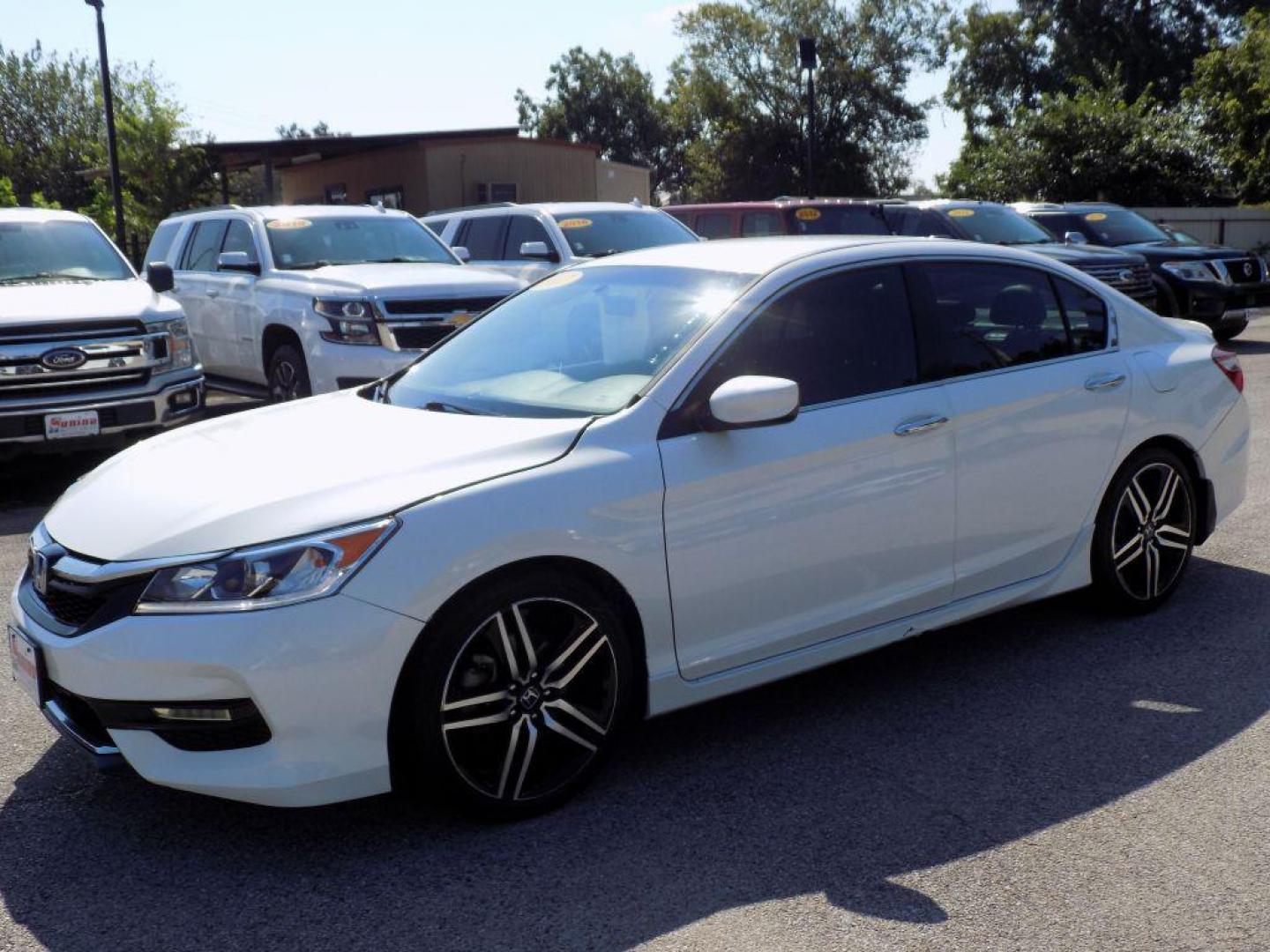 2017 WHITE HONDA ACCORD SPORT SPECIAL EDITION (1HGCR2F1XHA) with an 2.4L engine, Continuously Variable transmission, located at 830 E. Canino Rd., Houston, TX, 77037, (281) 405-0440, 38.358219, -81.729942 - Photo#1