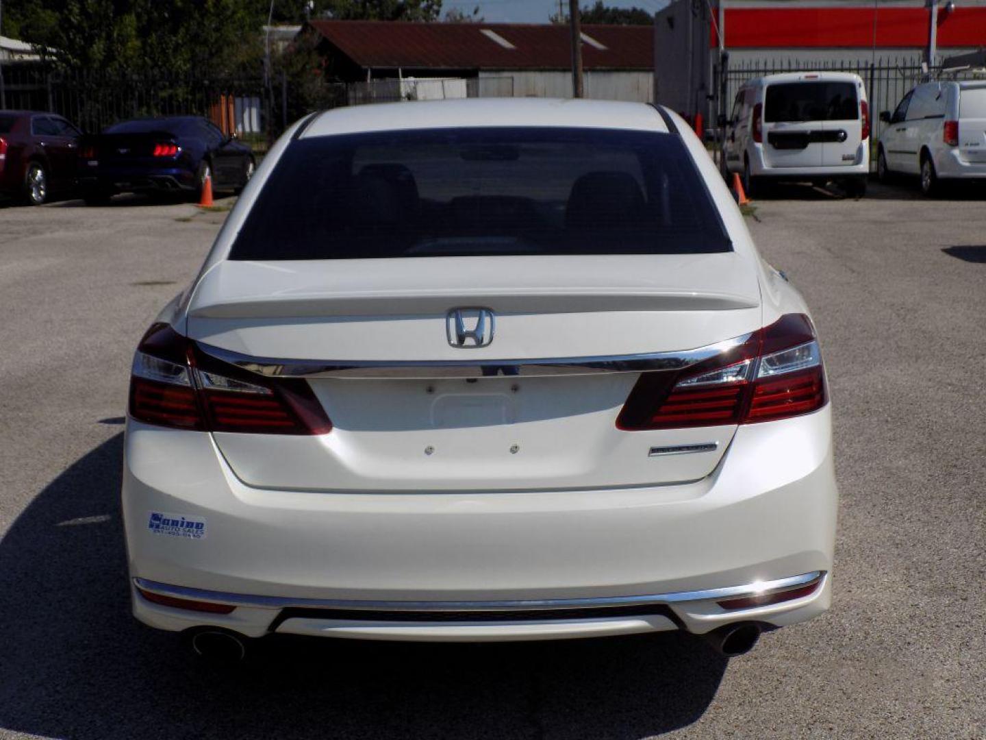 2017 WHITE HONDA ACCORD SPORT SPECIAL EDITION (1HGCR2F1XHA) with an 2.4L engine, Continuously Variable transmission, located at 830 E. Canino Rd., Houston, TX, 77037, (281) 405-0440, 38.358219, -81.729942 - Photo#4