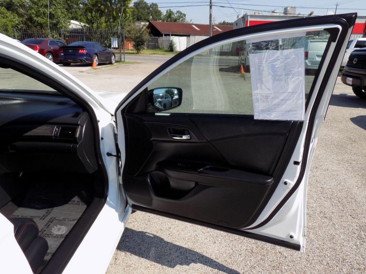 2017 WHITE HONDA ACCORD SPORT SPECIAL EDITION (1HGCR2F1XHA) with an 2.4L engine, Continuously Variable transmission, located at 830 E. Canino Rd., Houston, TX, 77037, (281) 405-0440, 38.358219, -81.729942 - Photo#12