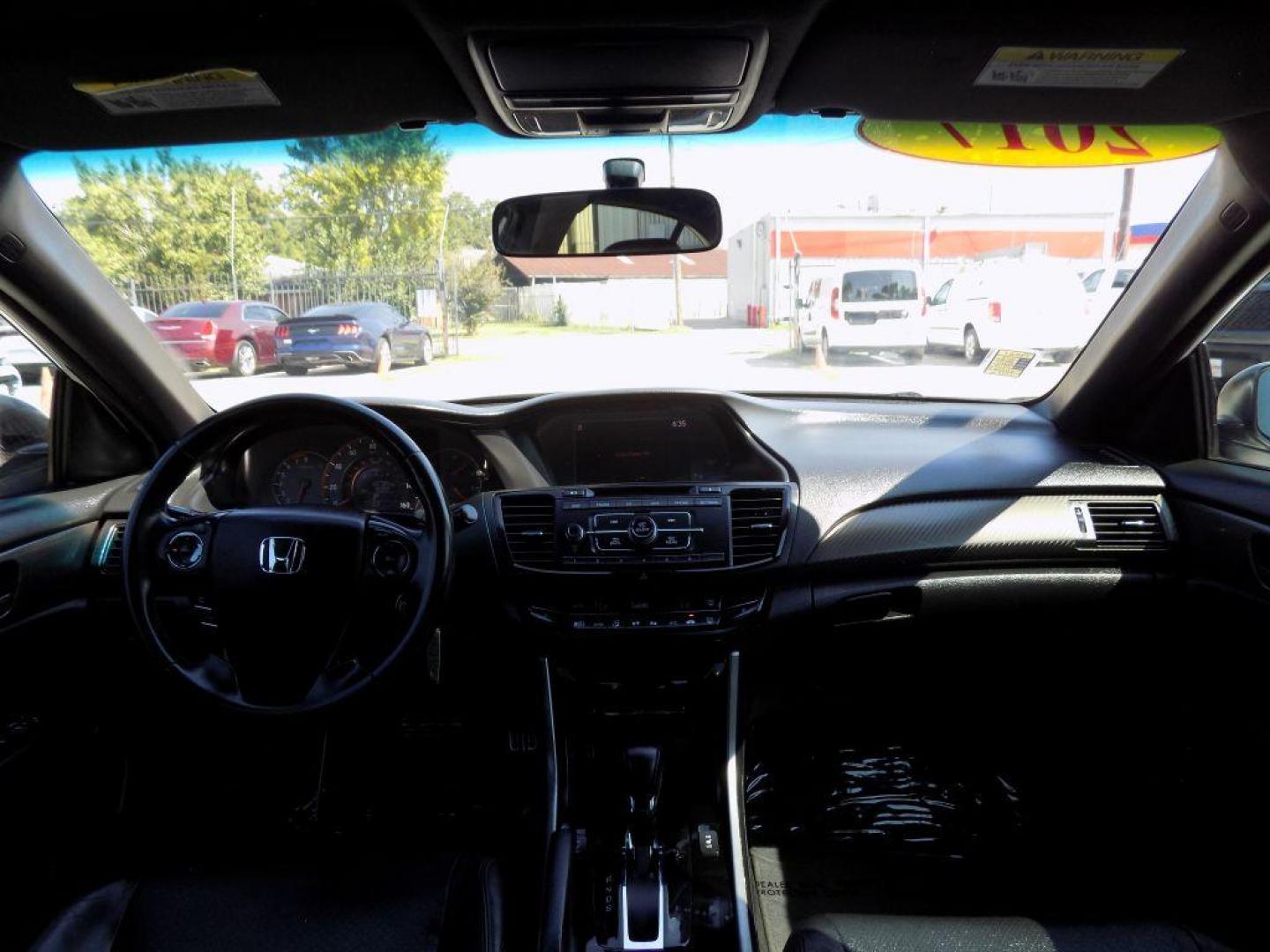 2017 WHITE HONDA ACCORD SPORT SPECIAL EDITION (1HGCR2F1XHA) with an 2.4L engine, Continuously Variable transmission, located at 830 E. Canino Rd., Houston, TX, 77037, (281) 405-0440, 38.358219, -81.729942 - Photo#18