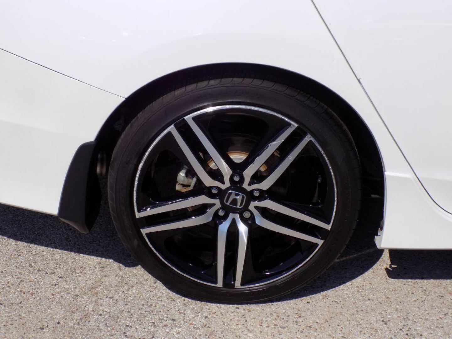 2017 WHITE HONDA ACCORD SPORT SPECIAL EDITION (1HGCR2F1XHA) with an 2.4L engine, Continuously Variable transmission, located at 830 E. Canino Rd., Houston, TX, 77037, (281) 405-0440, 38.358219, -81.729942 - Photo#21