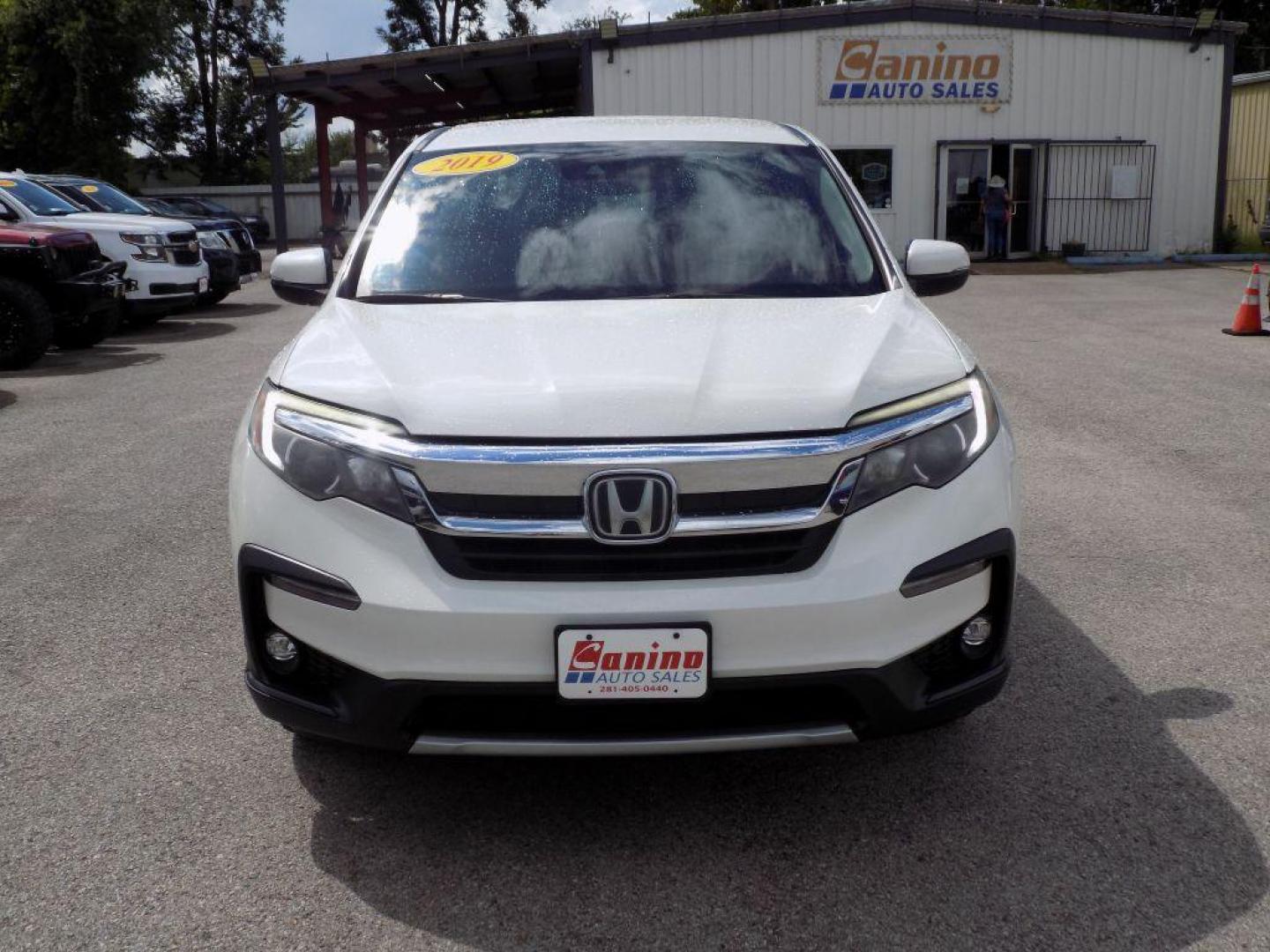 2019 WHITE HONDA PILOT EX (5FNYF5H38KB) with an 3.5L engine, Automatic transmission, located at 830 E. Canino Rd., Houston, TX, 77037, (281) 405-0440, 38.358219, -81.729942 - Photo#0