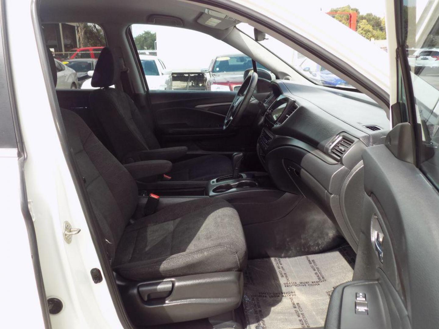 2019 WHITE HONDA PILOT EX (5FNYF5H38KB) with an 3.5L engine, Automatic transmission, located at 830 E. Canino Rd., Houston, TX, 77037, (281) 405-0440, 38.358219, -81.729942 - Photo#13