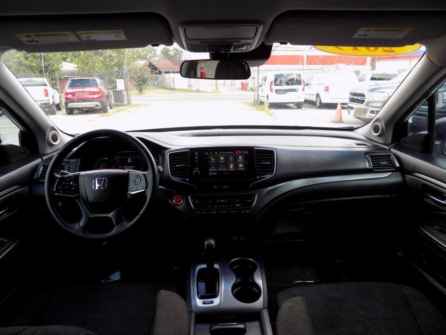 2019 WHITE HONDA PILOT EX (5FNYF5H38KB) with an 3.5L engine, Automatic transmission, located at 830 E. Canino Rd., Houston, TX, 77037, (281) 405-0440, 38.358219, -81.729942 - Photo#19