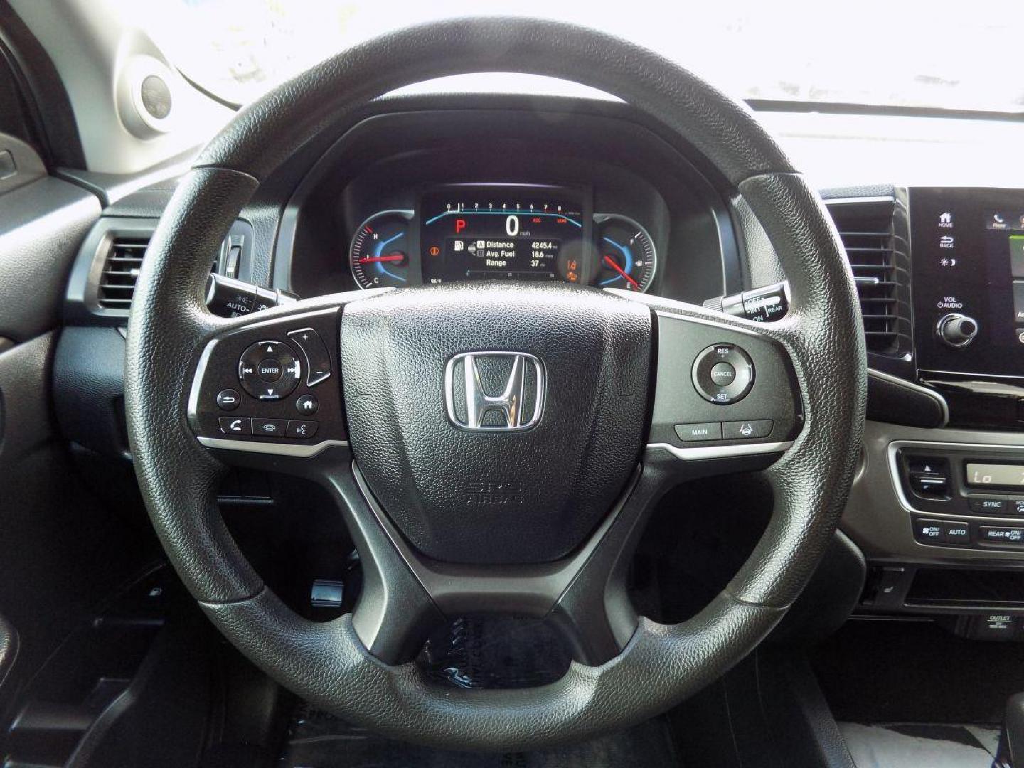 2019 WHITE HONDA PILOT EX (5FNYF5H38KB) with an 3.5L engine, Automatic transmission, located at 830 E. Canino Rd., Houston, TX, 77037, (281) 405-0440, 38.358219, -81.729942 - Photo#21