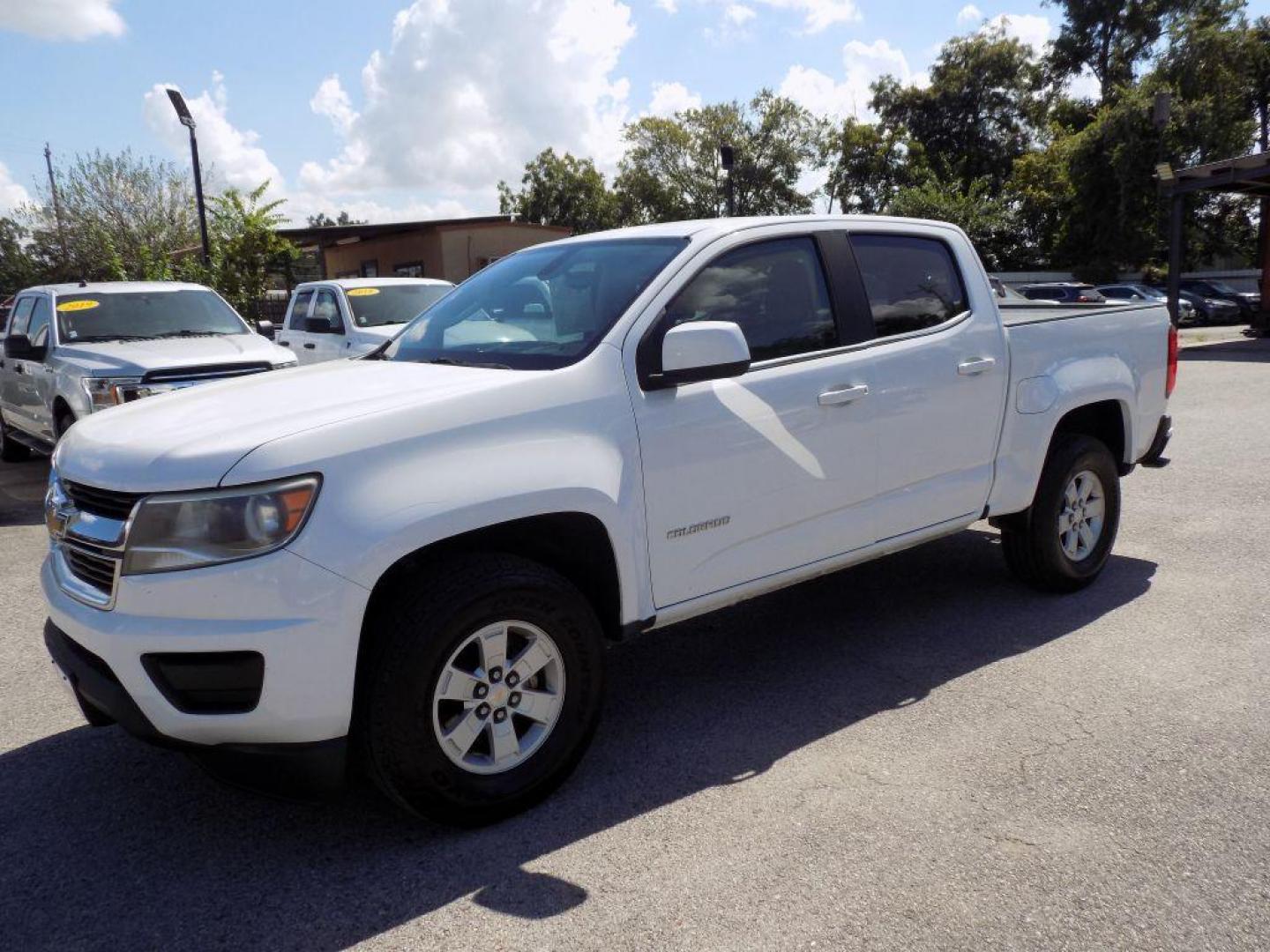 2020 WHITE CHEVROLET COLORADO (1GCGSBEA9L1) with an 2.5L engine, Automatic transmission, located at 830 E. Canino Rd., Houston, TX, 77037, (281) 405-0440, 38.358219, -81.729942 - Photo#1