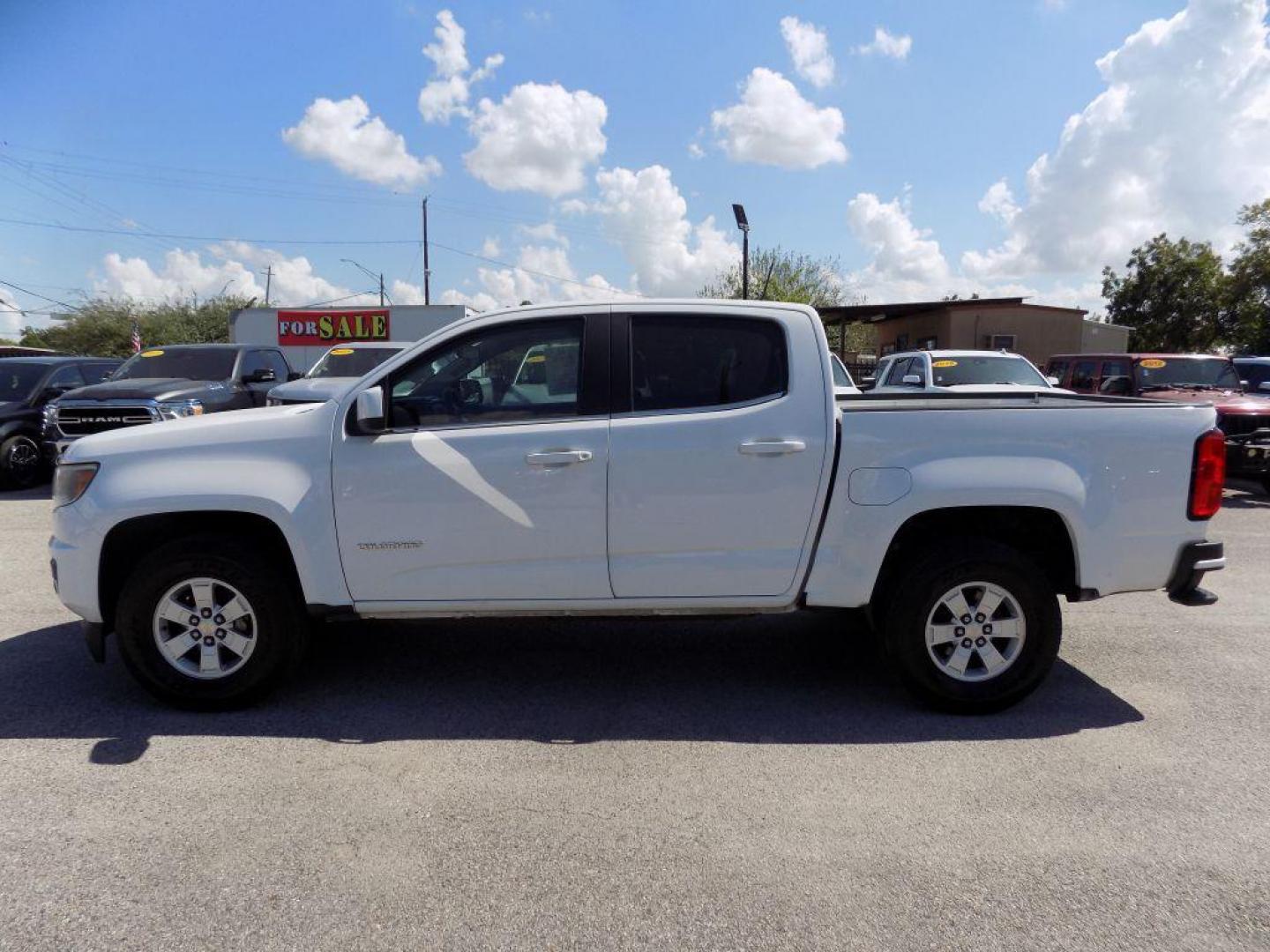 2020 WHITE CHEVROLET COLORADO (1GCGSBEA9L1) with an 2.5L engine, Automatic transmission, located at 830 E. Canino Rd., Houston, TX, 77037, (281) 405-0440, 38.358219, -81.729942 - Photo#2