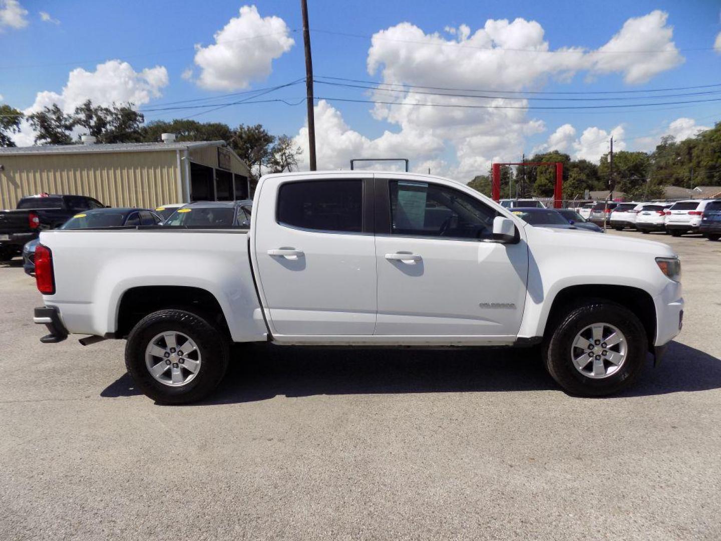 2020 WHITE CHEVROLET COLORADO (1GCGSBEA9L1) with an 2.5L engine, Automatic transmission, located at 830 E. Canino Rd., Houston, TX, 77037, (281) 405-0440, 38.358219, -81.729942 - Photo#6