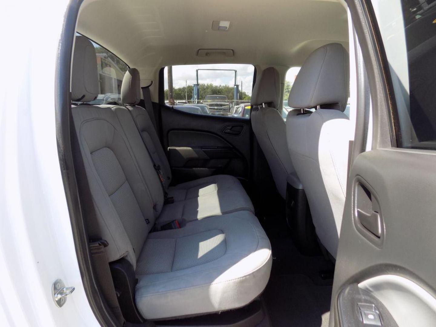 2020 WHITE CHEVROLET COLORADO (1GCGSBEA9L1) with an 2.5L engine, Automatic transmission, located at 830 E. Canino Rd., Houston, TX, 77037, (281) 405-0440, 38.358219, -81.729942 - Photo#15