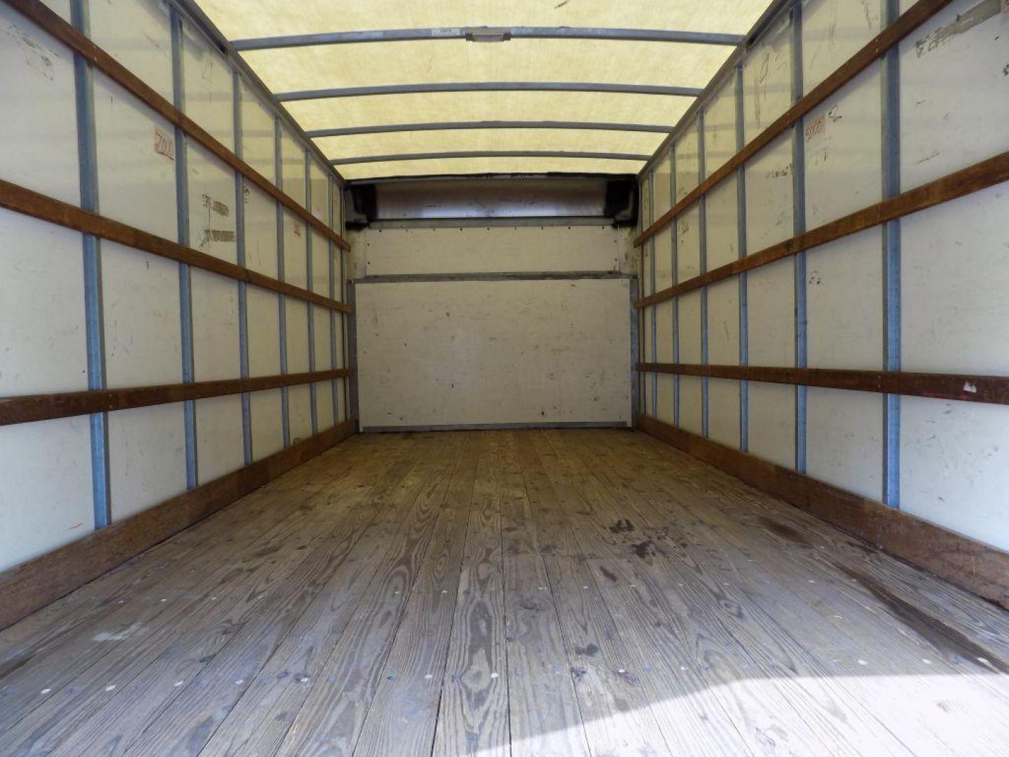 2017 WHITE FORD E-SERIES E-350 SD (1FDWE3F6XHD) with an 6.2L engine, Automatic transmission, located at 830 E. Canino Rd., Houston, TX, 77037, (281) 405-0440, 38.358219, -81.729942 - Photo#13