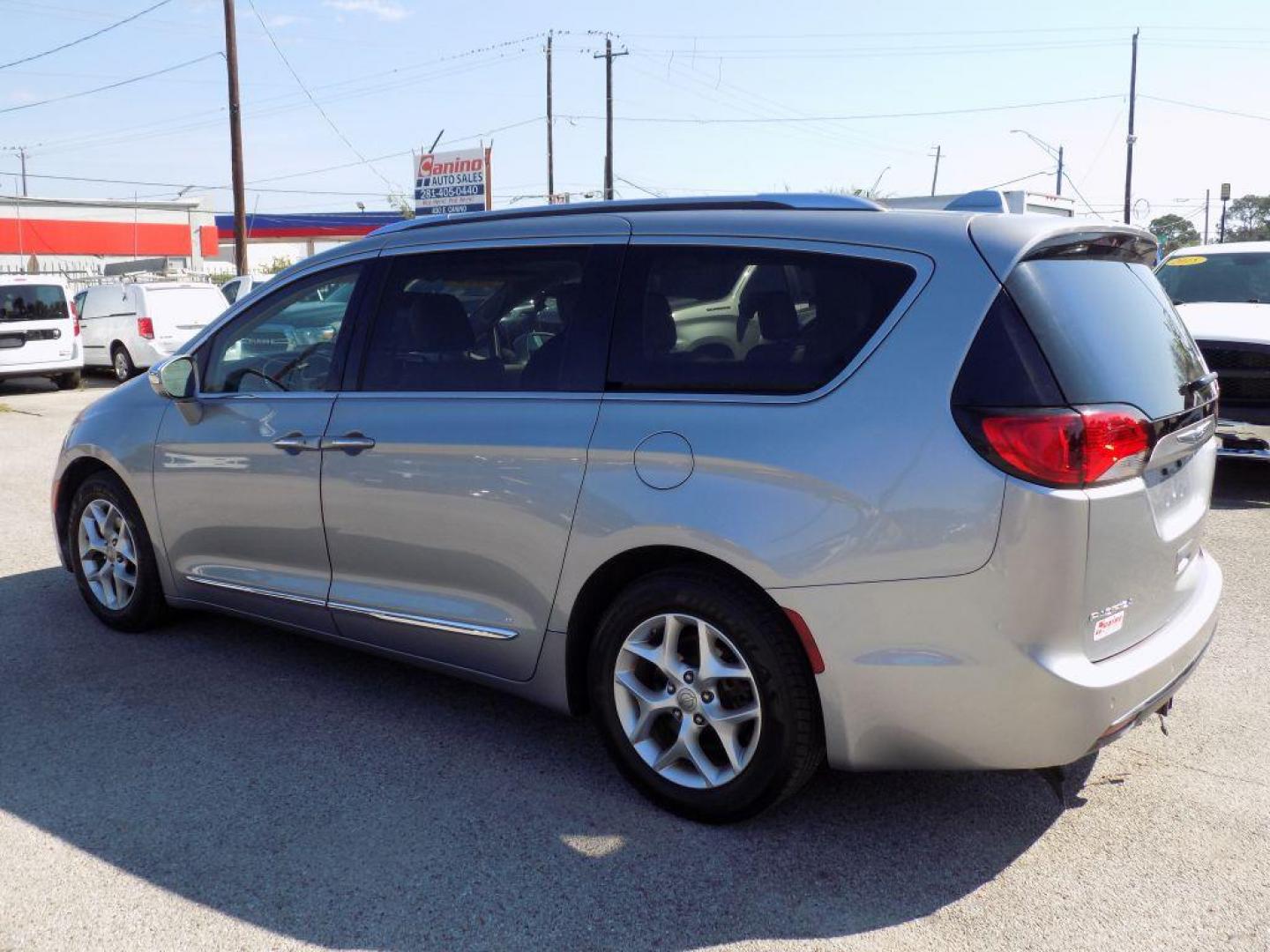 2020 SILVER CHRYSLER PACIFICA LIMITED (2C4RC1GG4LR) with an 3.6L engine, Automatic transmission, located at 830 E. Canino Rd., Houston, TX, 77037, (281) 405-0440, 38.358219, -81.729942 - Photo#3
