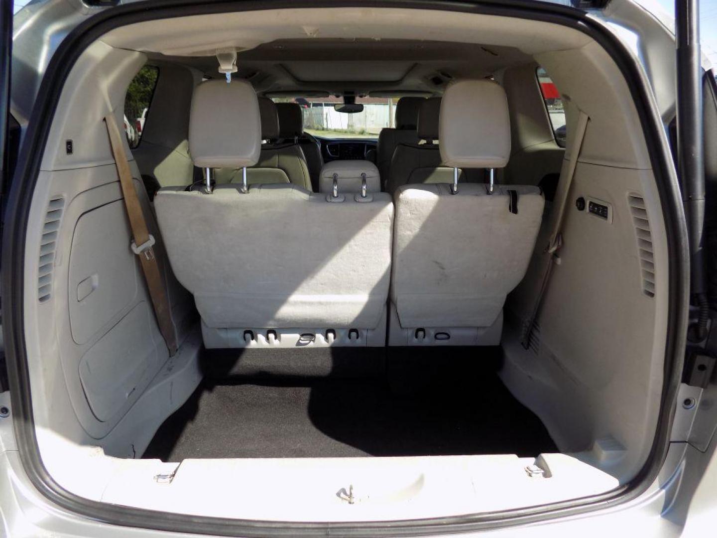 2020 SILVER CHRYSLER PACIFICA LIMITED (2C4RC1GG4LR) with an 3.6L engine, Automatic transmission, located at 830 E. Canino Rd., Houston, TX, 77037, (281) 405-0440, 38.358219, -81.729942 - Photo#15