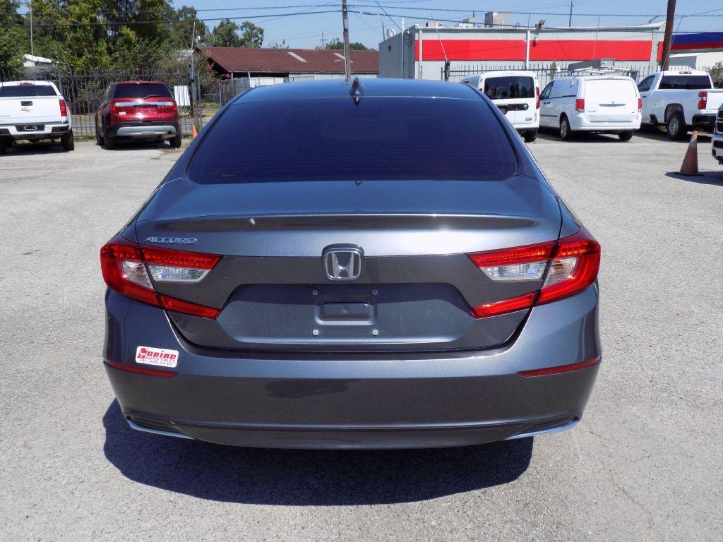 2018 GRAY HONDA ACCORD EX-L (1HGCV1F52JA) with an 1.5L engine, Continuously Variable transmission, located at 830 E. Canino Rd., Houston, TX, 77037, (281) 405-0440, 38.358219, -81.729942 - Photo#4