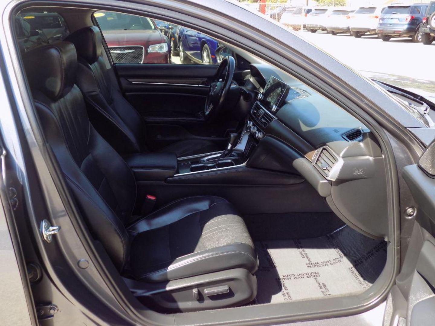 2018 GRAY HONDA ACCORD EX-L (1HGCV1F52JA) with an 1.5L engine, Continuously Variable transmission, located at 830 E. Canino Rd., Houston, TX, 77037, (281) 405-0440, 38.358219, -81.729942 - Photo#15