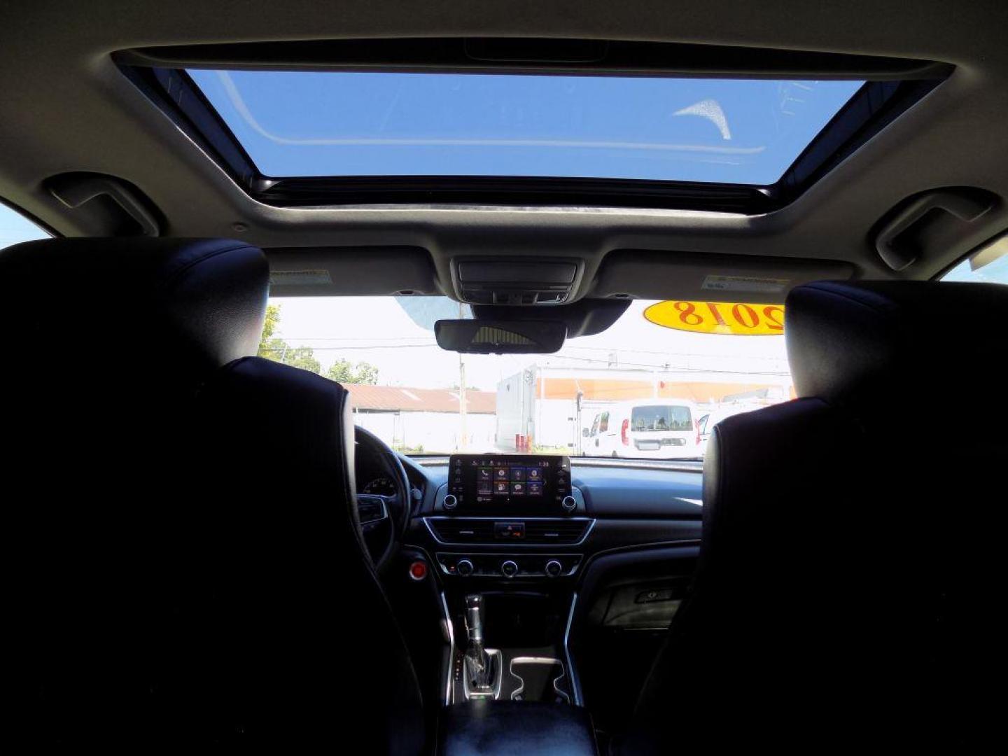 2018 GRAY HONDA ACCORD EX-L (1HGCV1F52JA) with an 1.5L engine, Continuously Variable transmission, located at 830 E. Canino Rd., Houston, TX, 77037, (281) 405-0440, 38.358219, -81.729942 - Photo#19