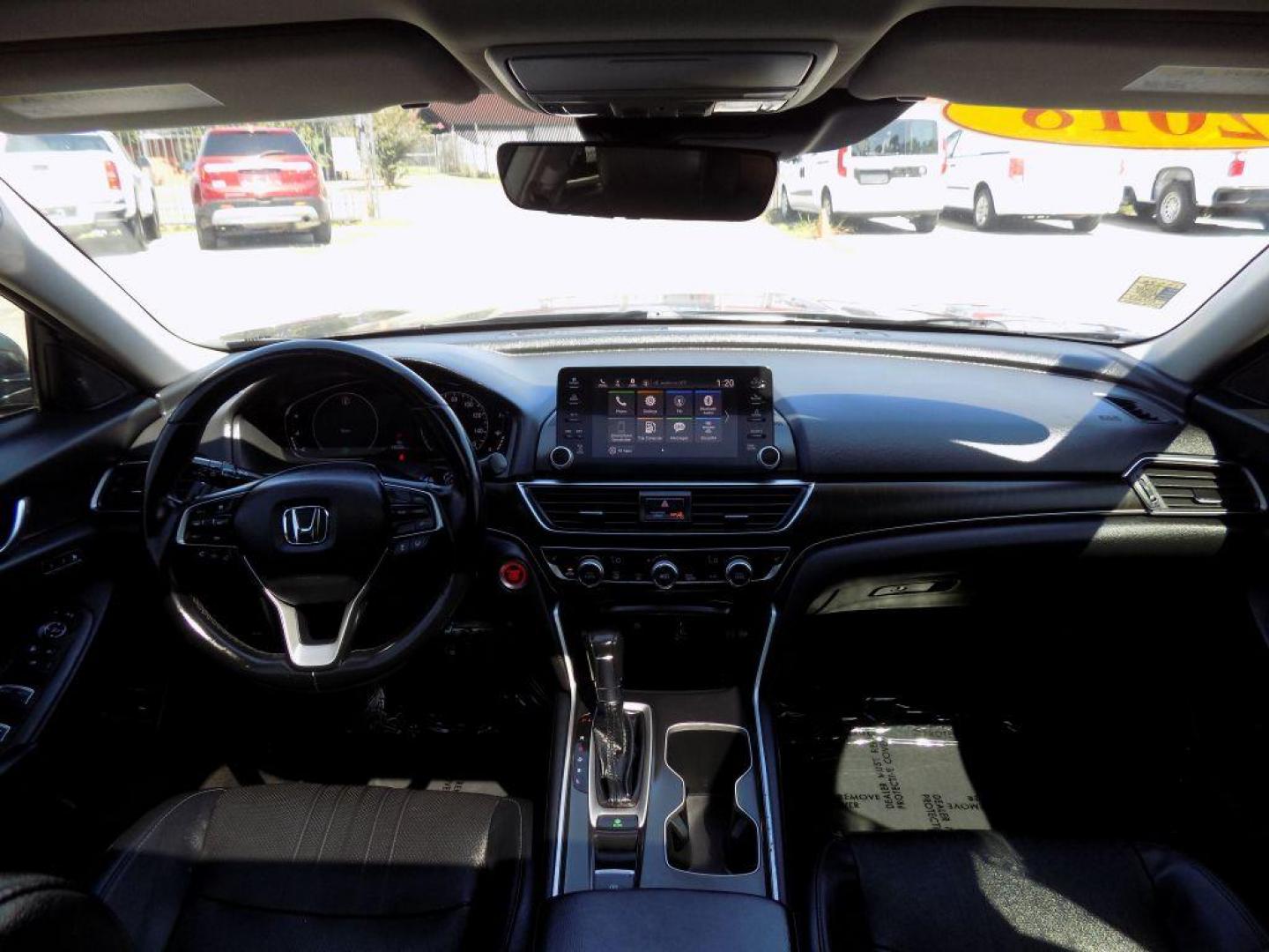 2018 GRAY HONDA ACCORD EX-L (1HGCV1F52JA) with an 1.5L engine, Continuously Variable transmission, located at 830 E. Canino Rd., Houston, TX, 77037, (281) 405-0440, 38.358219, -81.729942 - Photo#20