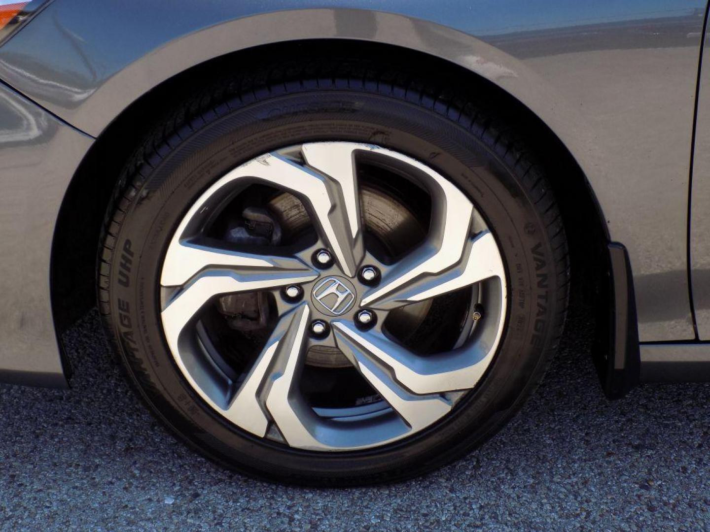 2018 GRAY HONDA ACCORD EX-L (1HGCV1F52JA) with an 1.5L engine, Continuously Variable transmission, located at 830 E. Canino Rd., Houston, TX, 77037, (281) 405-0440, 38.358219, -81.729942 - Photo#23