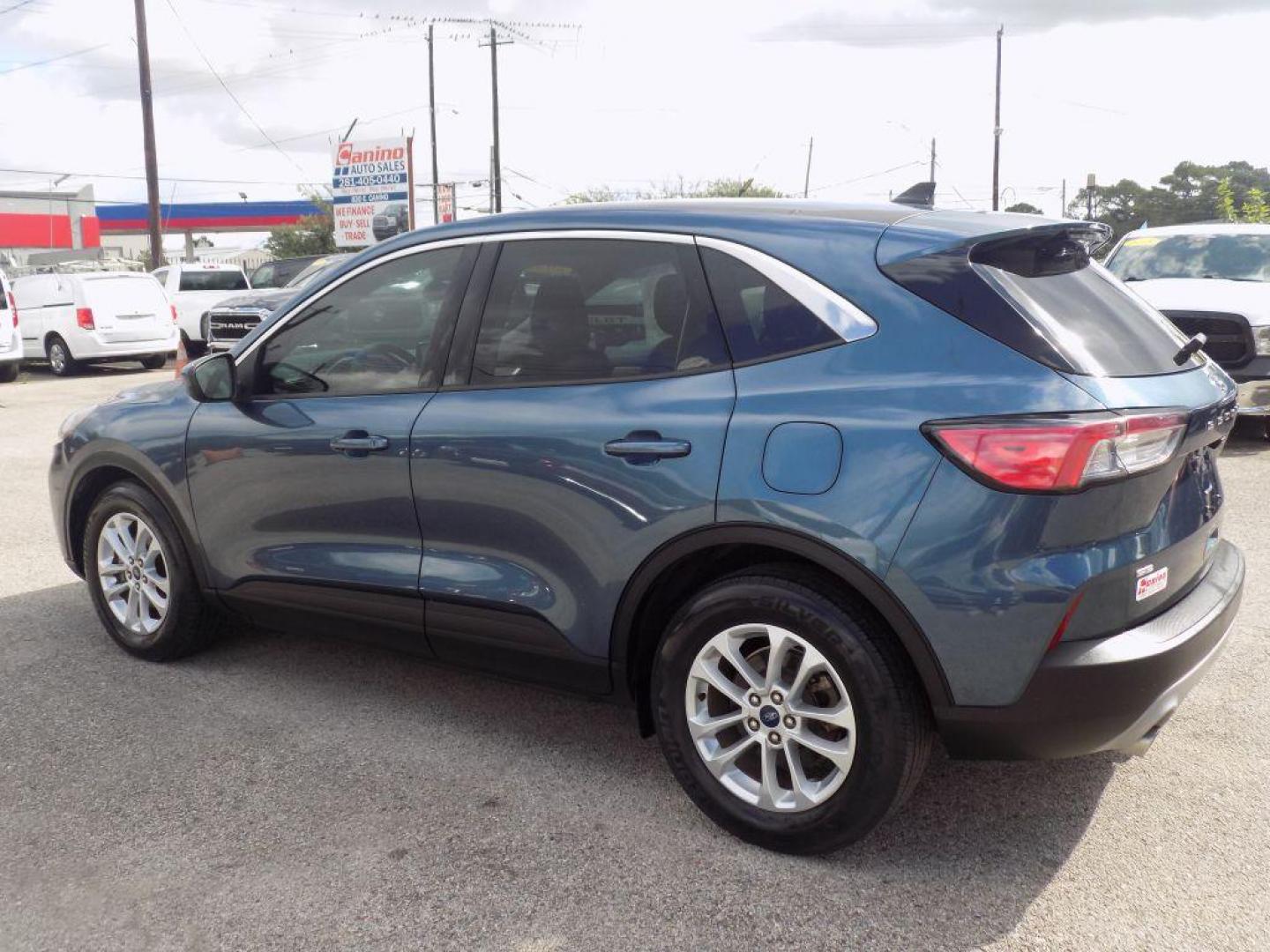 2020 BLUE FORD ESCAPE SE (1FMCU0G60LU) with an 1.5L engine, Automatic transmission, located at 830 E. Canino Rd., Houston, TX, 77037, (281) 405-0440, 38.358219, -81.729942 - Photo#3