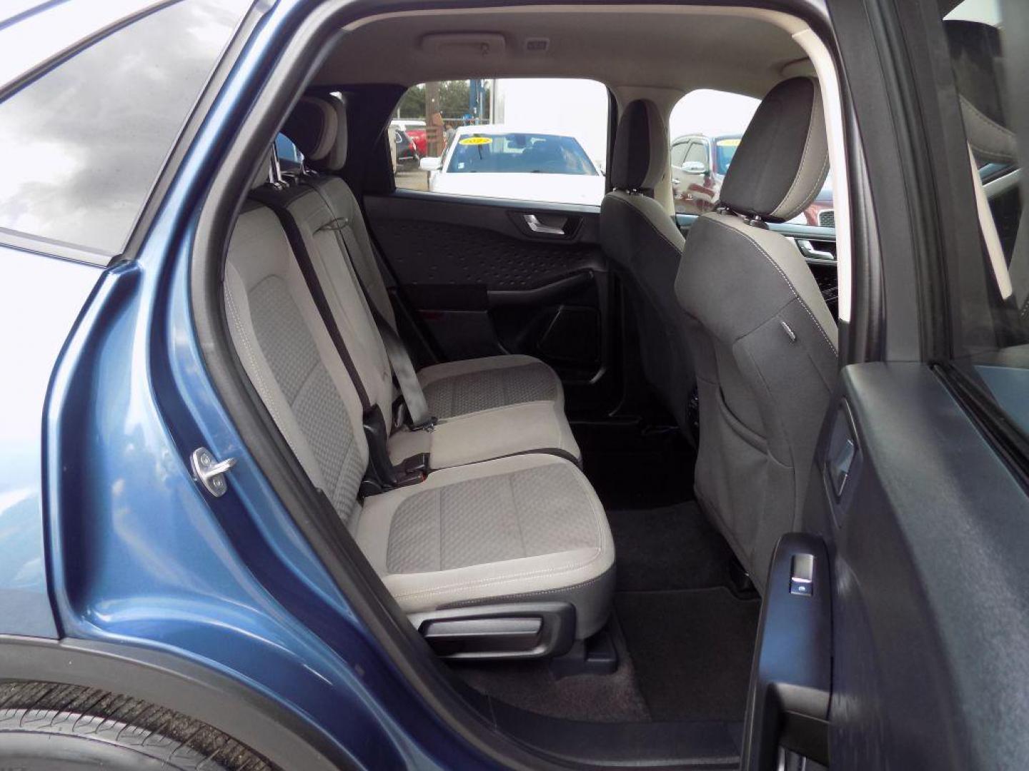 2020 BLUE FORD ESCAPE SE (1FMCU0G60LU) with an 1.5L engine, Automatic transmission, located at 830 E. Canino Rd., Houston, TX, 77037, (281) 405-0440, 38.358219, -81.729942 - Photo#16